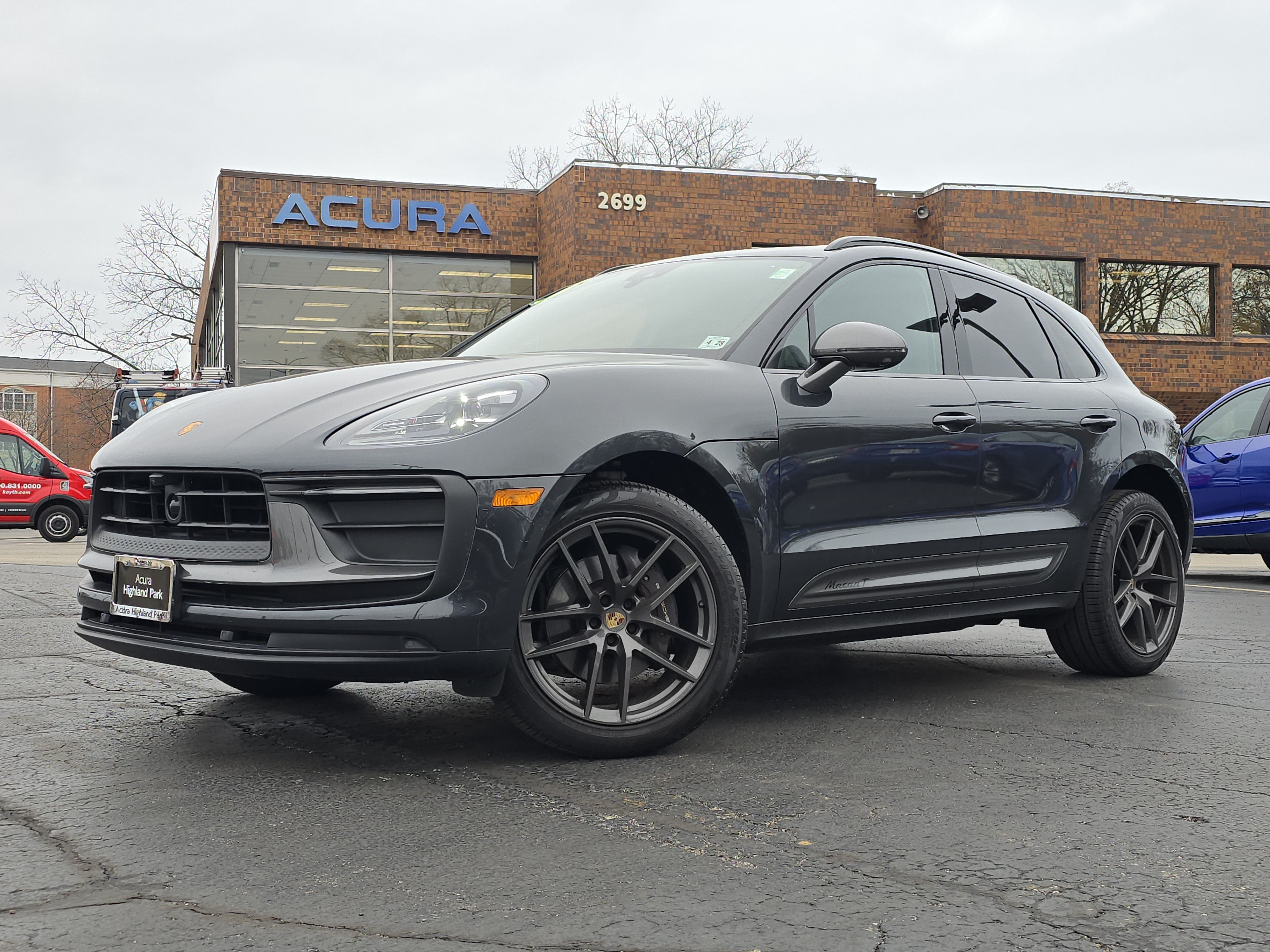 2023 Porsche Macan T 1