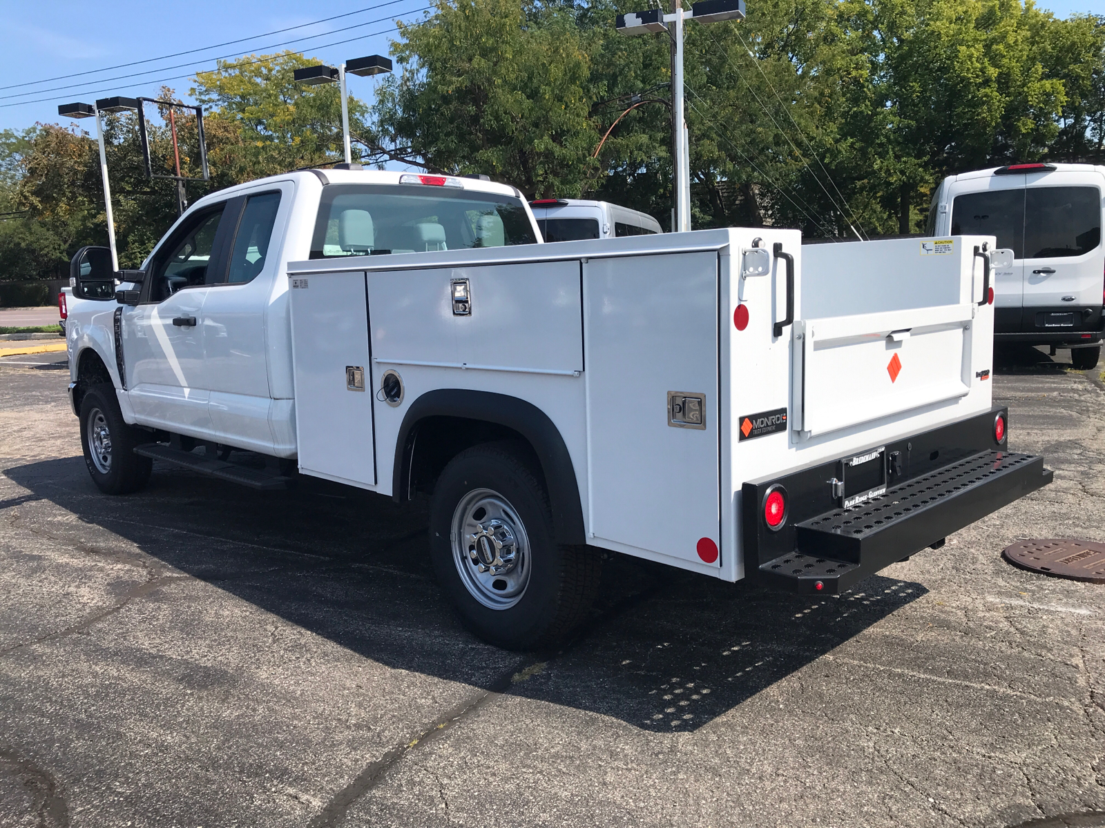 2023 Ford Service Body XL 4