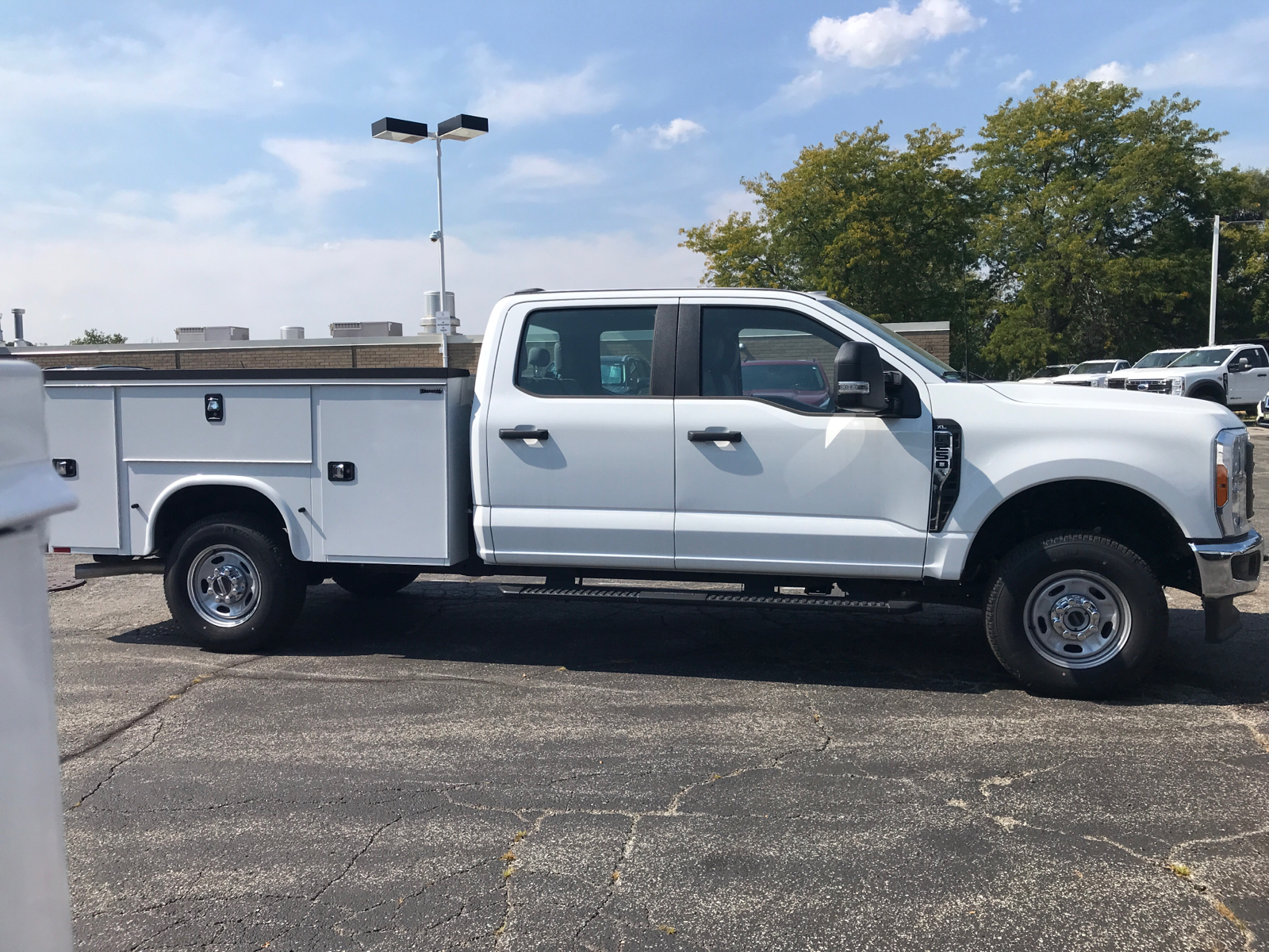 2023 Ford Super Duty F-250 SRW XL 2