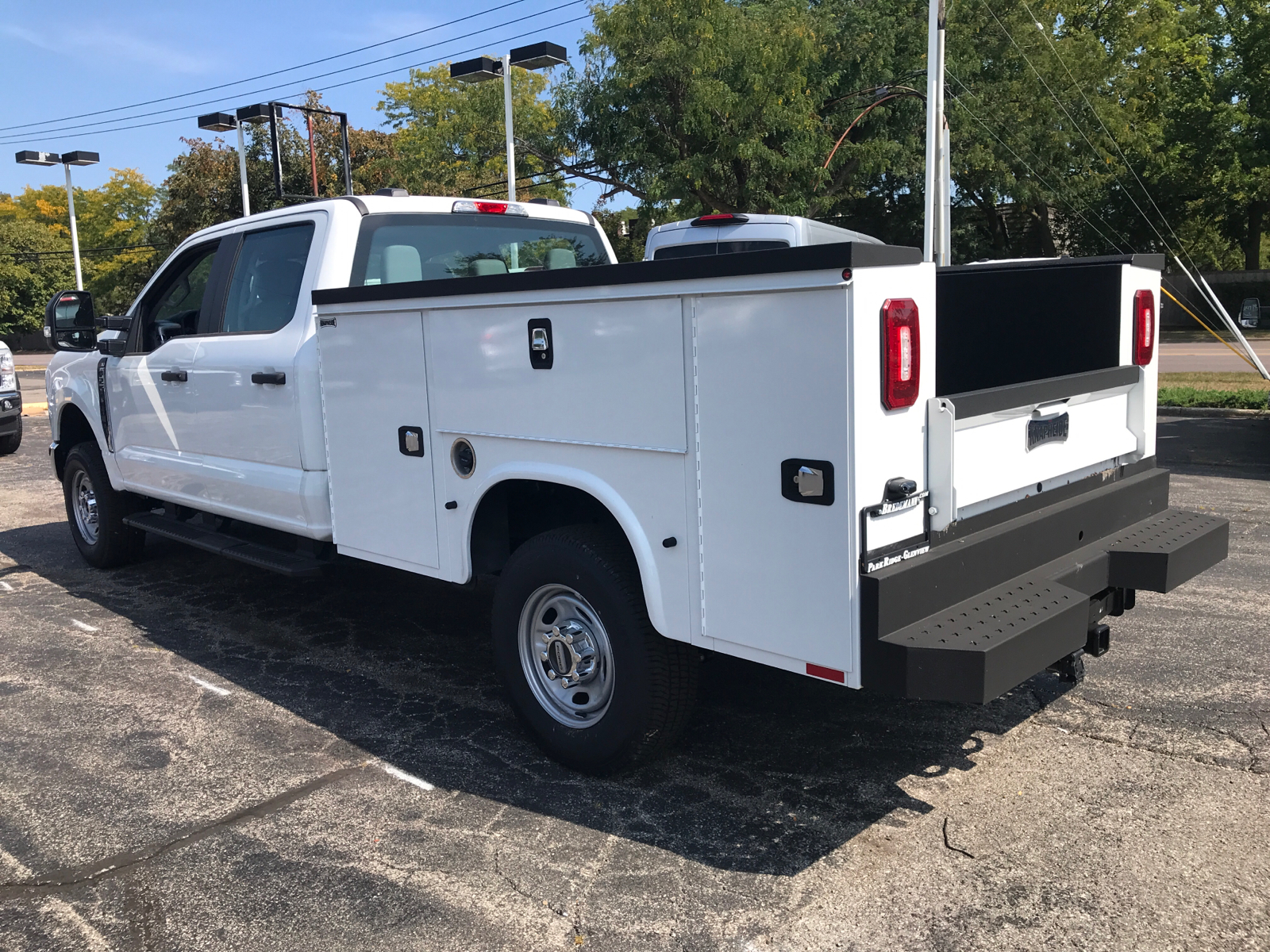 2023 Ford Super Duty F-250 SRW XL 4