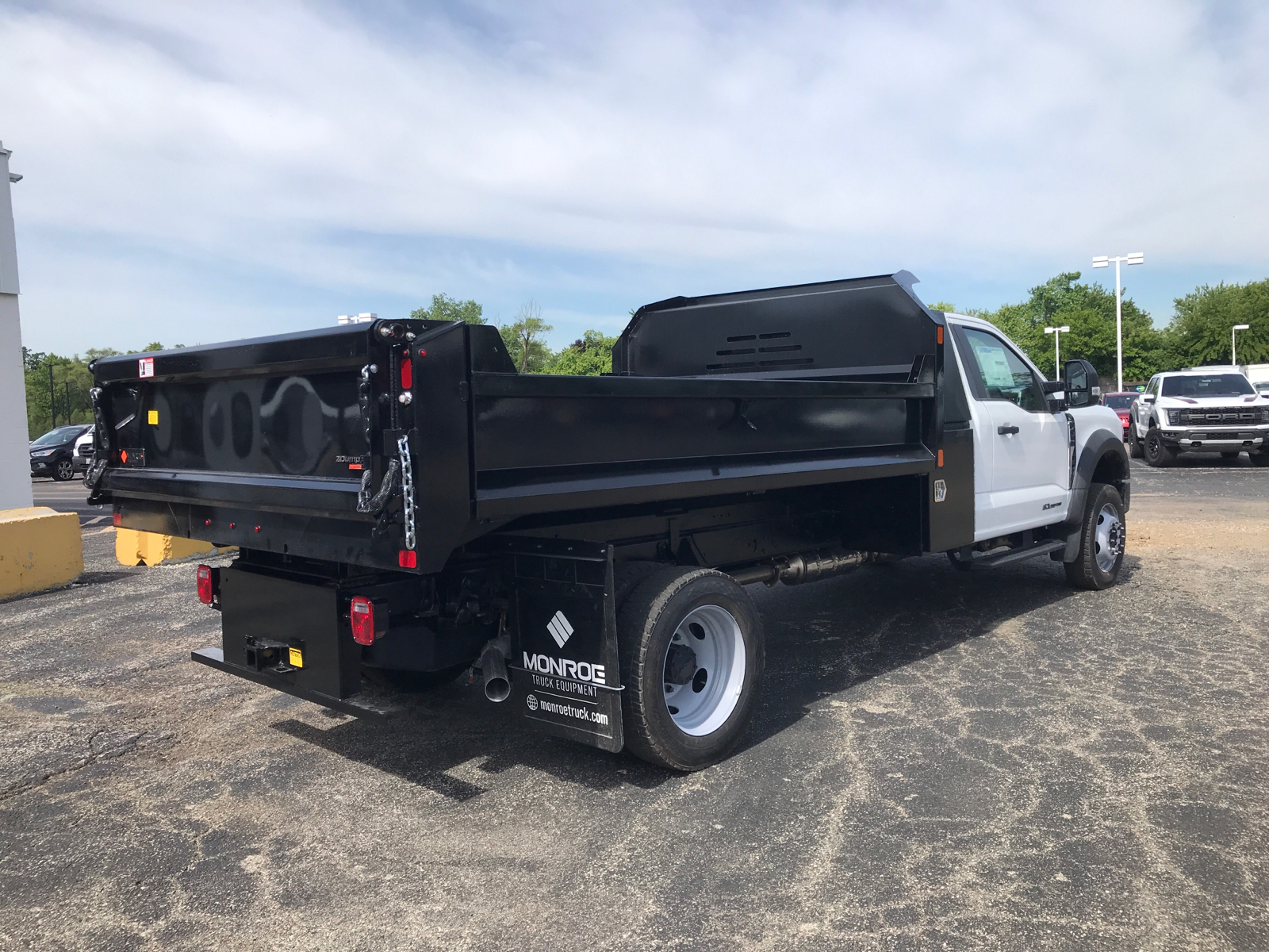 2024 Ford Super Duty F-450 DRW XL 3