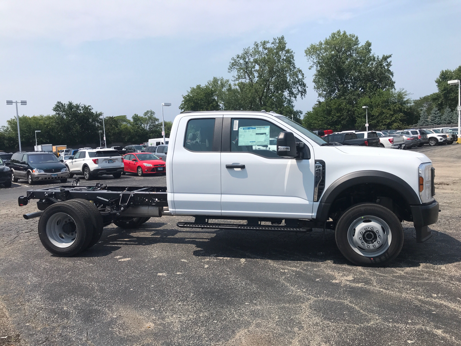 2024 Ford Super Duty F-450 DRW XL 2