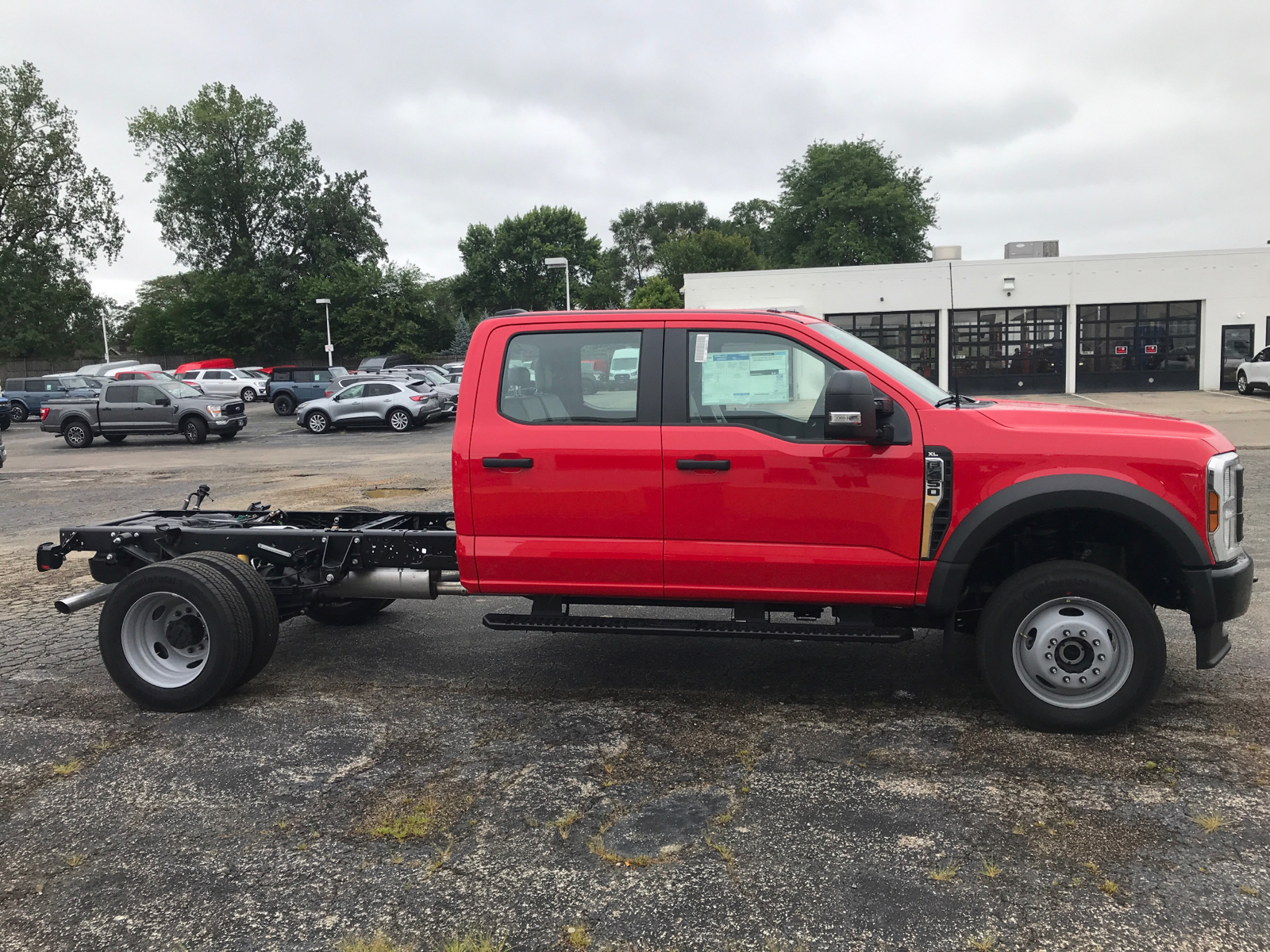 2024 Ford Super Duty F-450 DRW XL 2