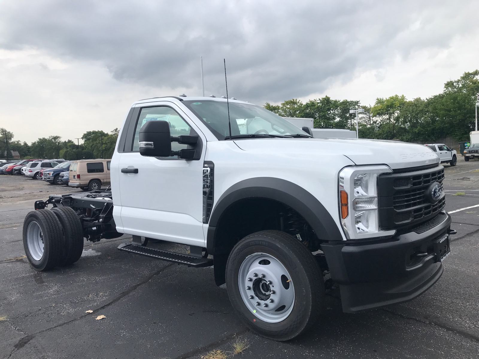 2024 Ford Super Duty F-450 DRW XL 1