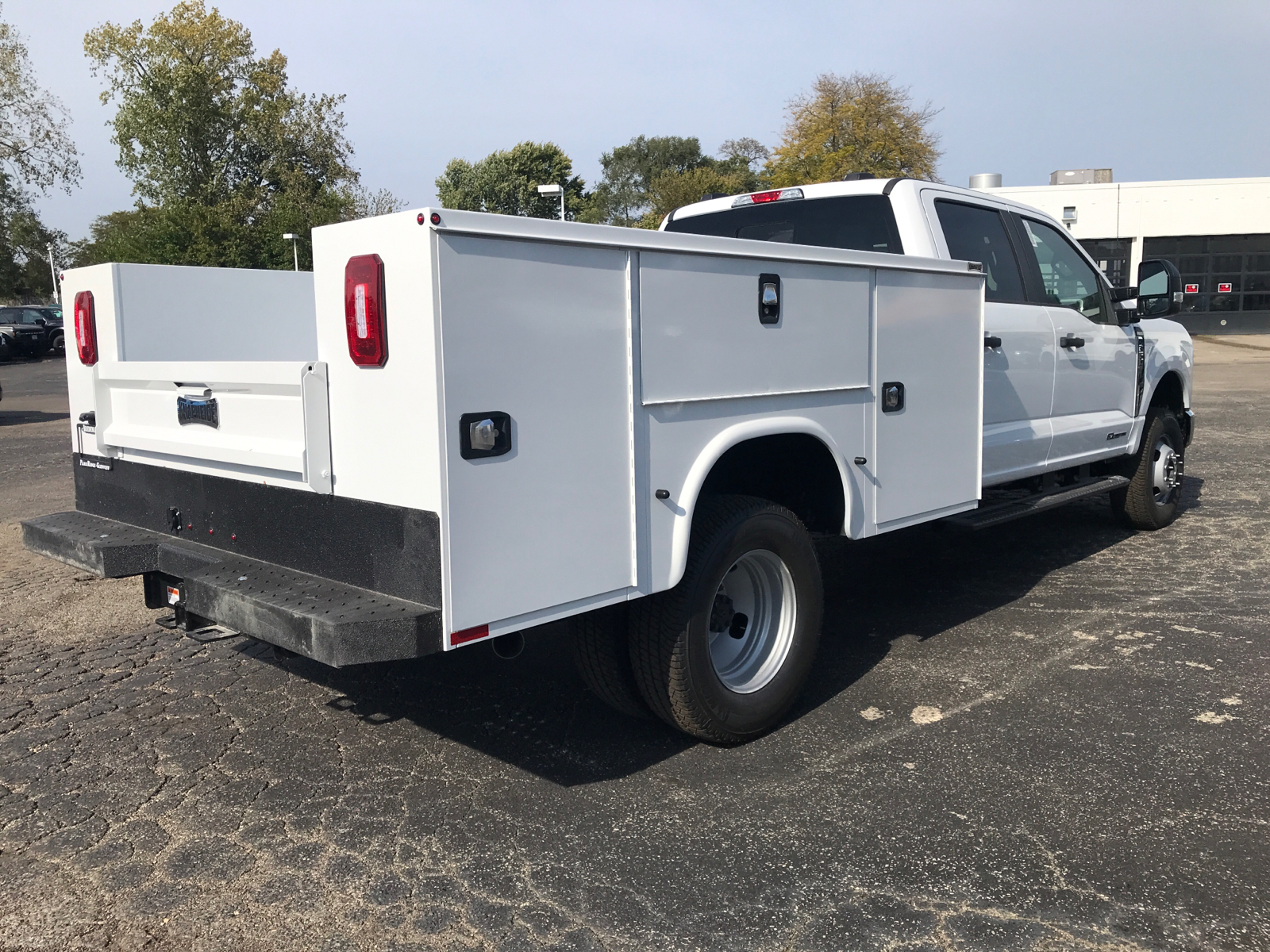 2024 Ford Super Duty F-350 DRW XL 3