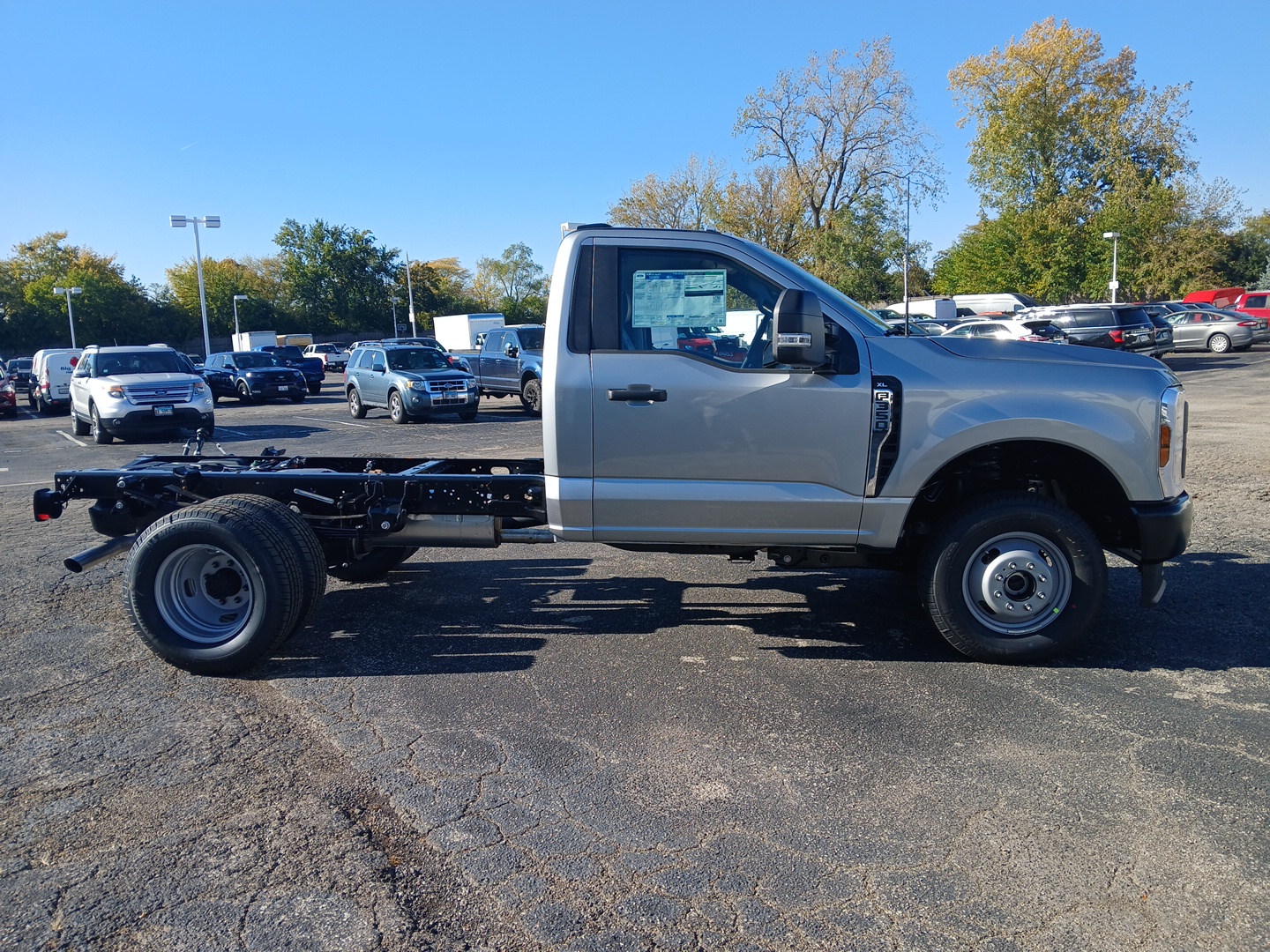 2024 Ford Super Duty F-350 DRW XL 2