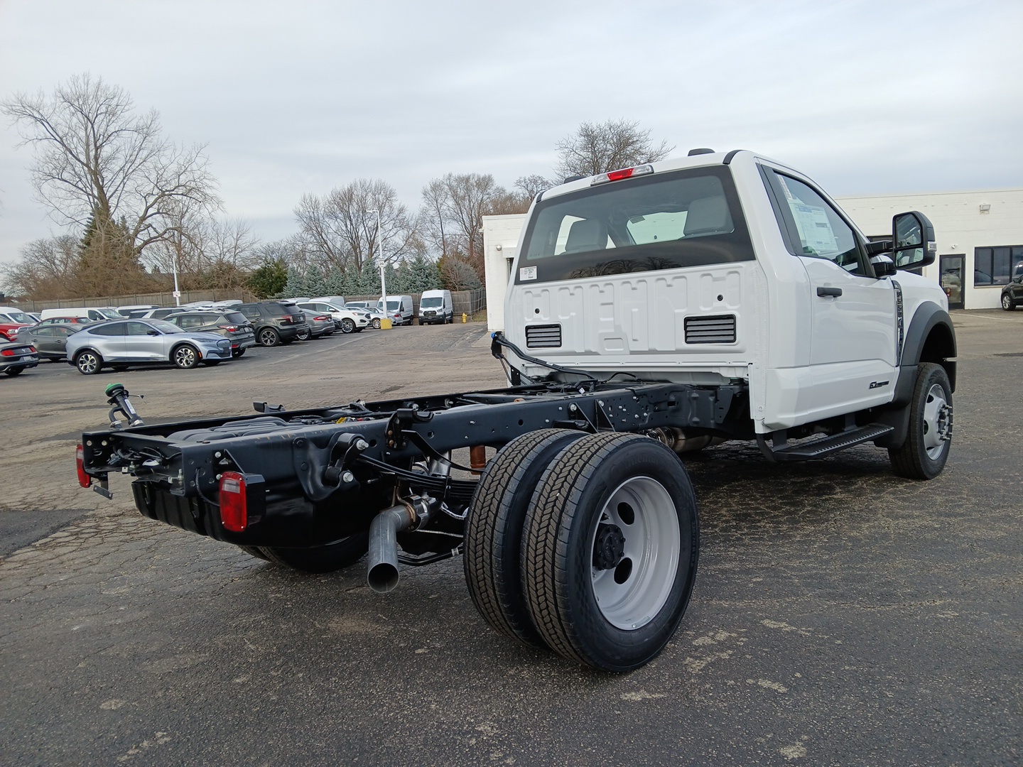 2024 Ford Super Duty F-550 DRW XL 3