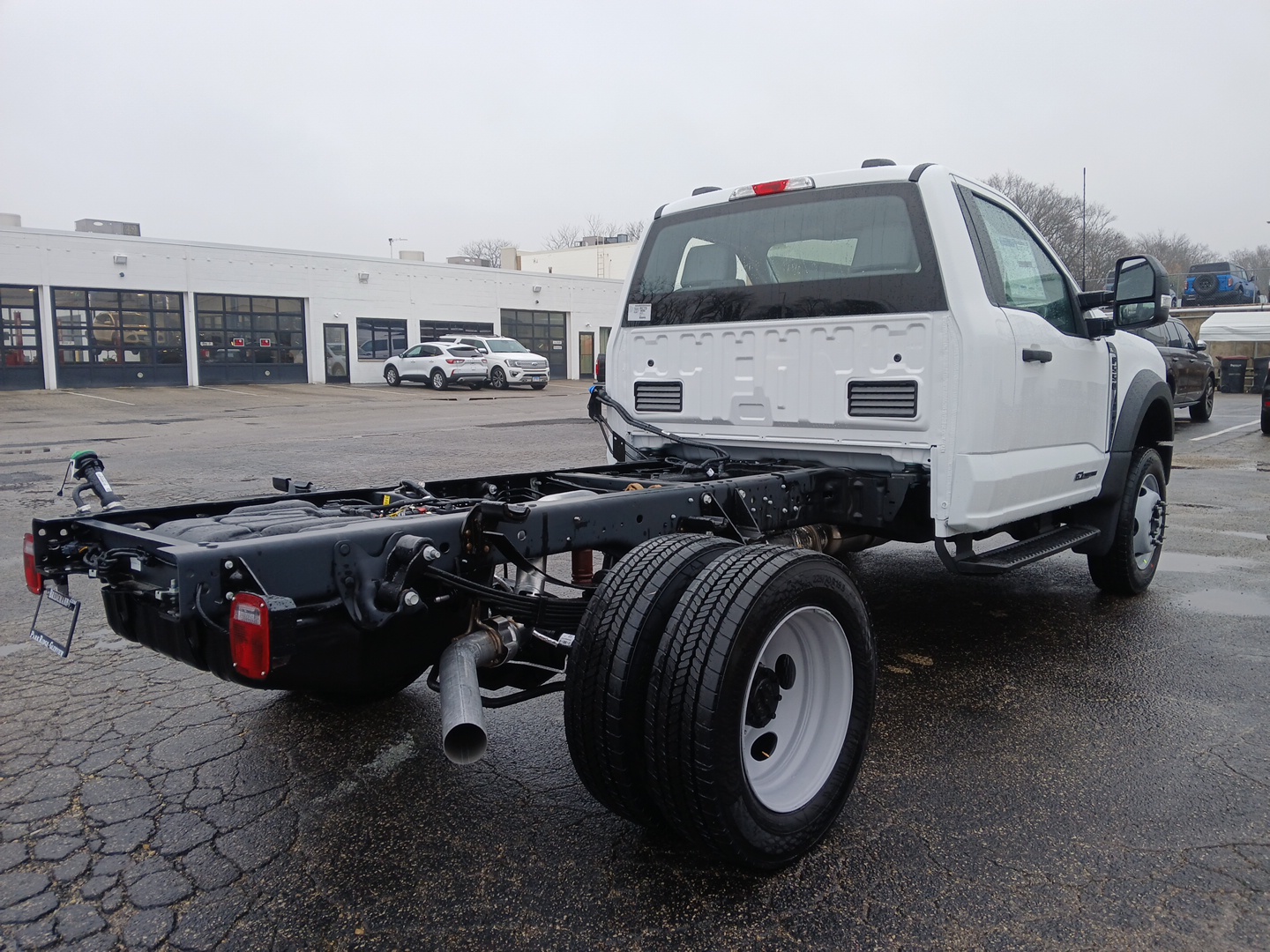 2024 Ford Super Duty F-550 DRW XL 3