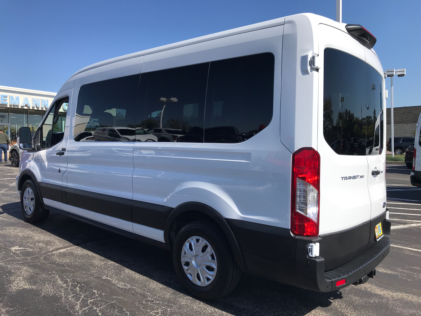 2022 Ford Transit Passenger Wagon XLT 4