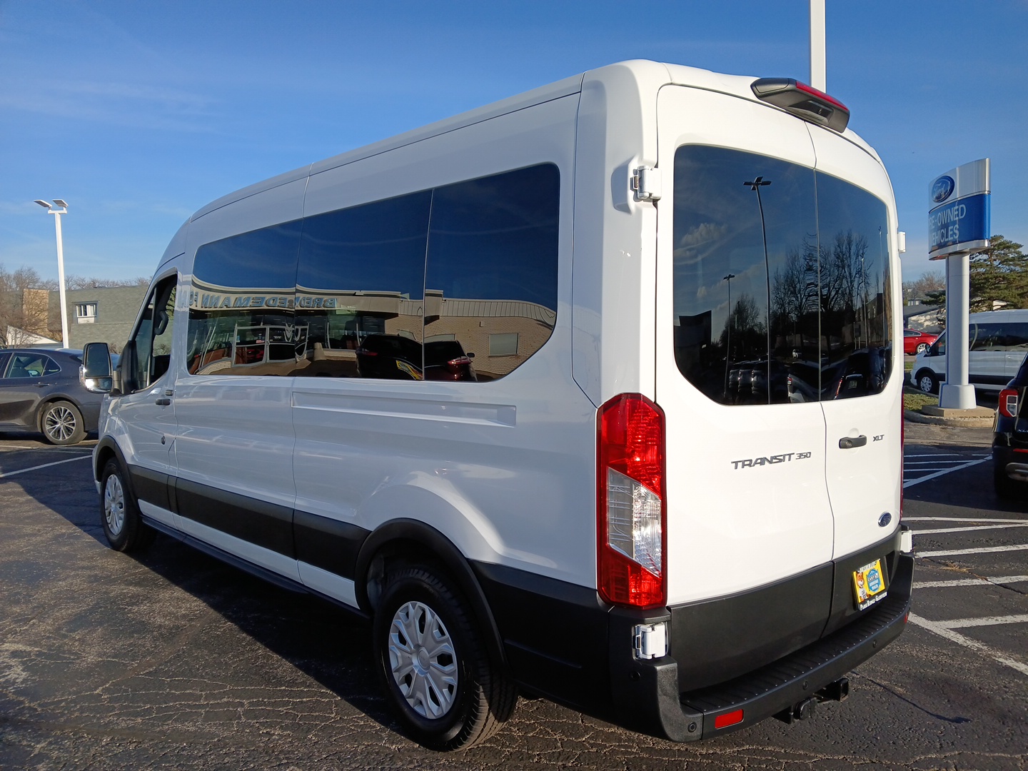 2022 Ford Transit Passenger Wagon XLT 4