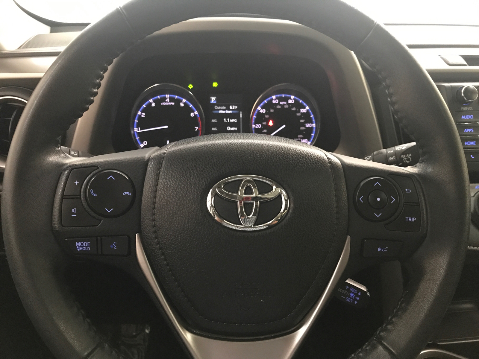 2017 Toyota RAV4 Limited 11