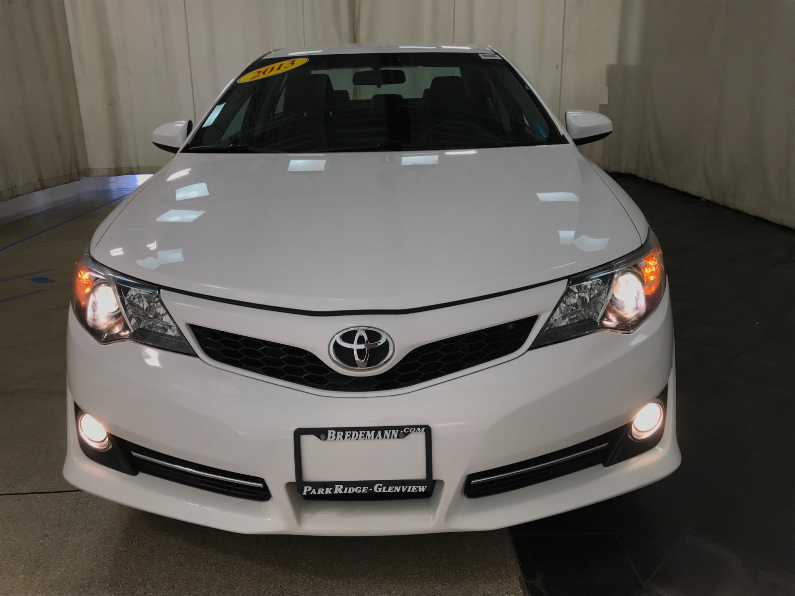2013 Toyota Camry SE FWD Low miles 23