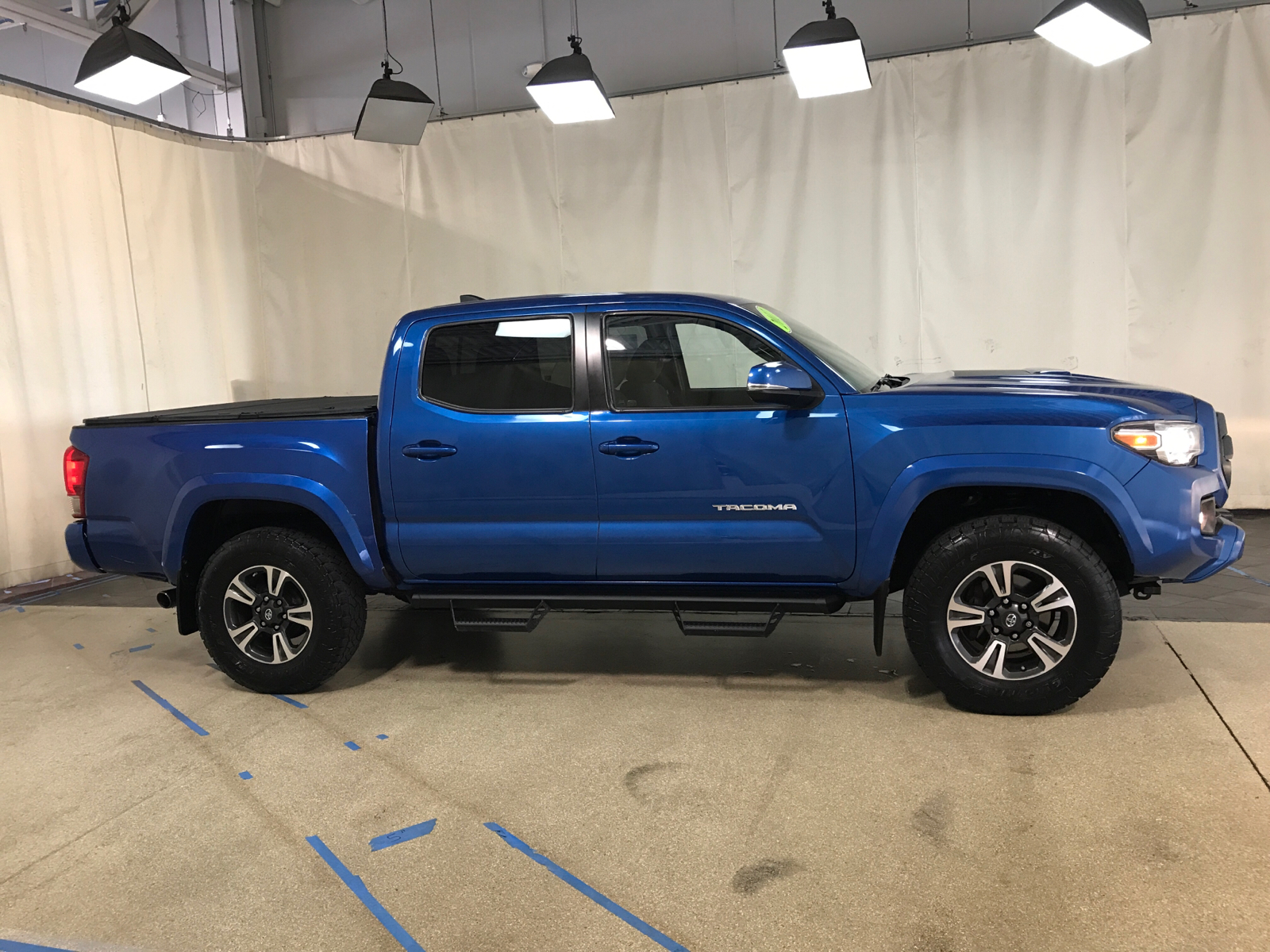 2017 Toyota Tacoma TRD Off Road 4WD Nav 2