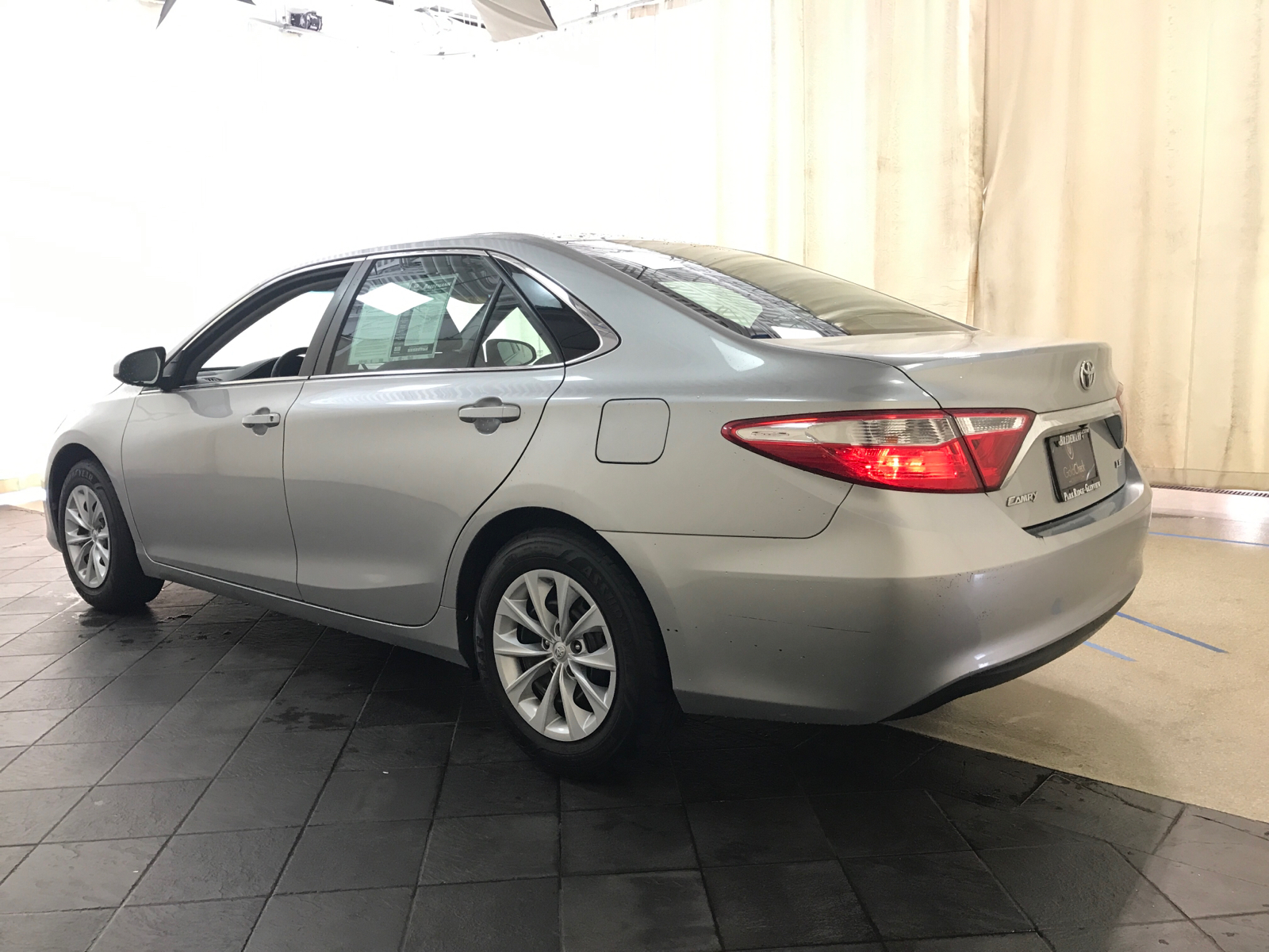 2015 Toyota Camry XLE 4