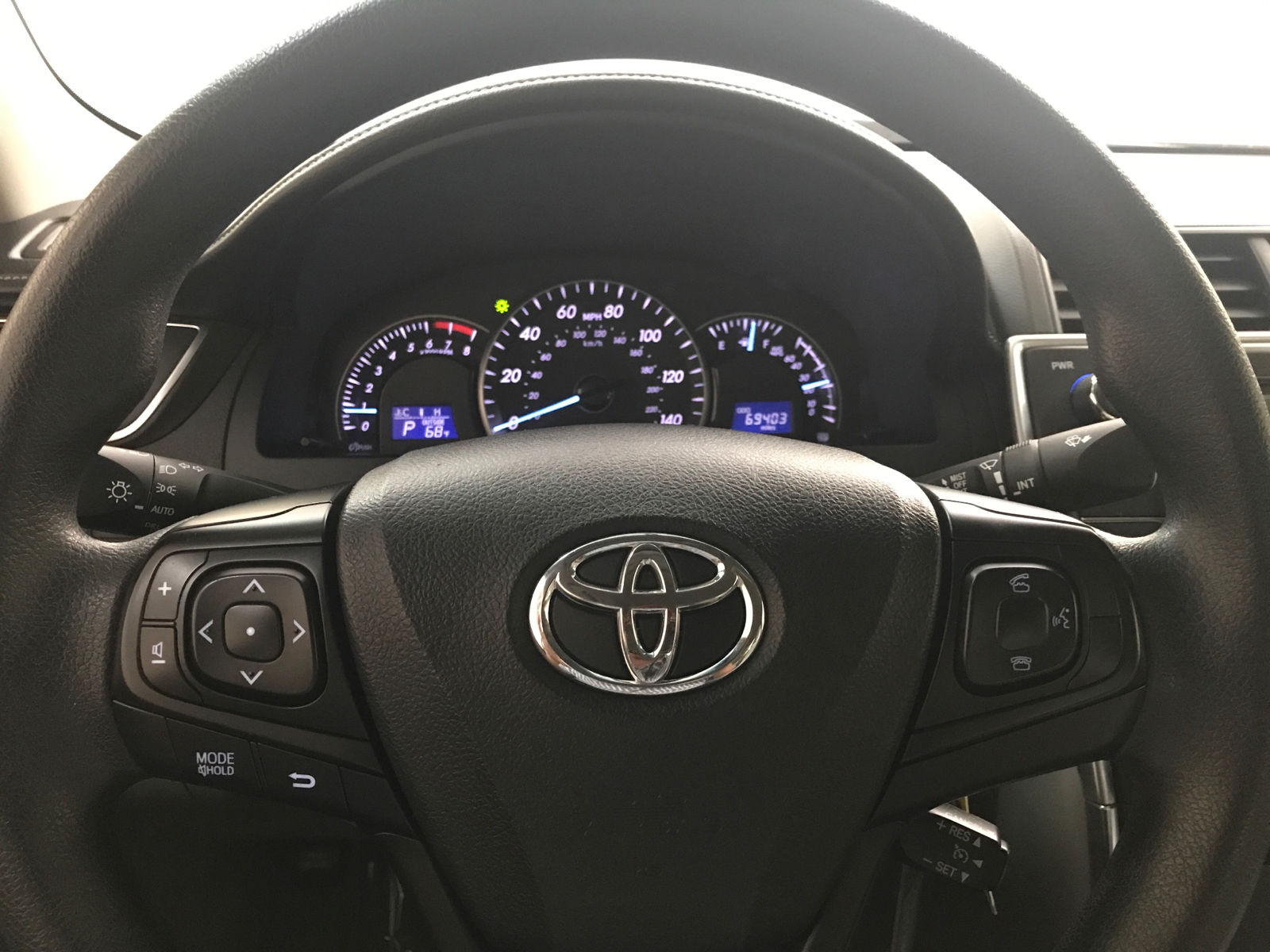 2015 Toyota Camry XLE 11