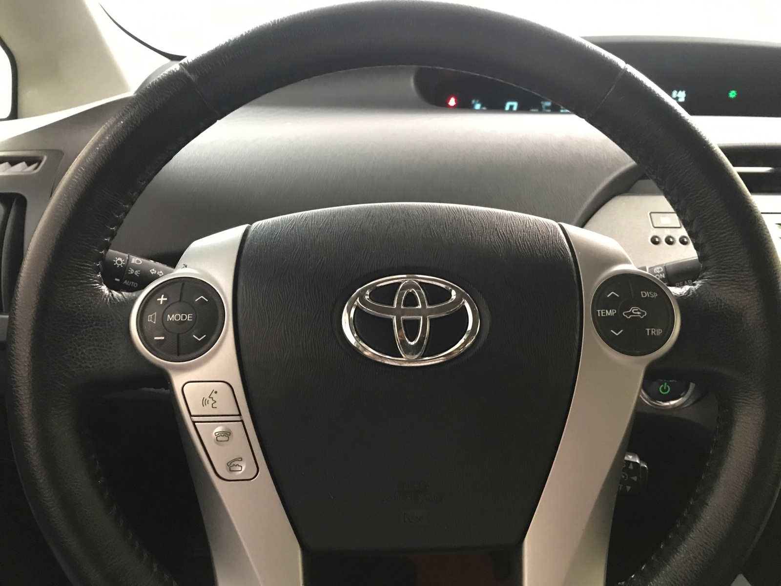 2015 Toyota Prius  12
