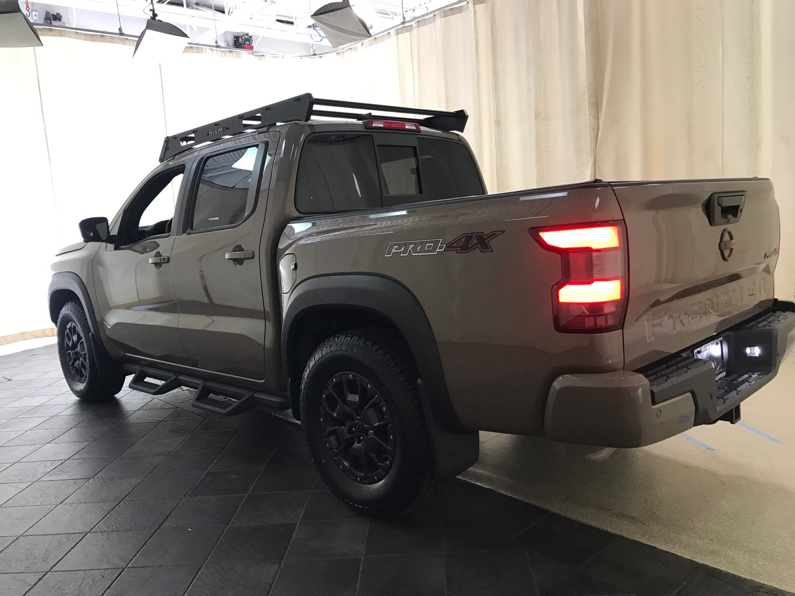 2022 Nissan Frontier PRO-4X Nav AWD 4