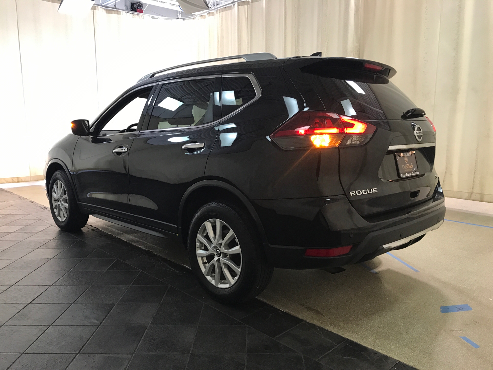 2020 Nissan Rogue SV 4