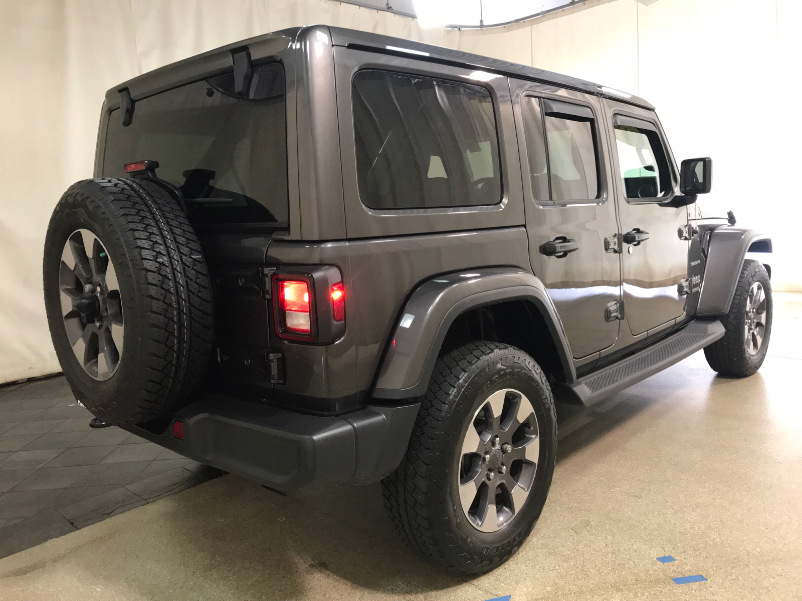 2018 Jeep Wrangler Unlimited Sahara 3