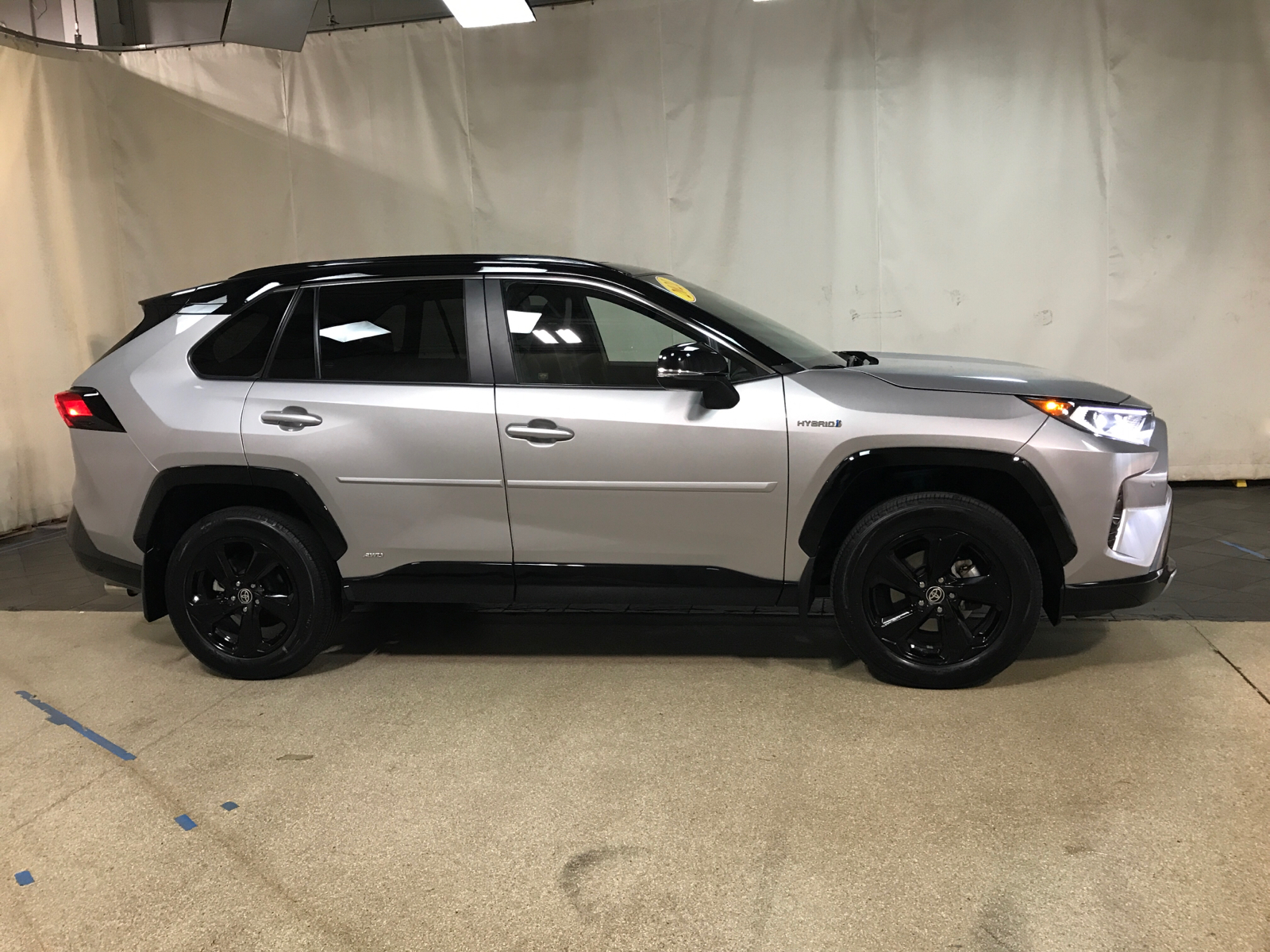 2021 Toyota RAV4 Hybrid XSE 2