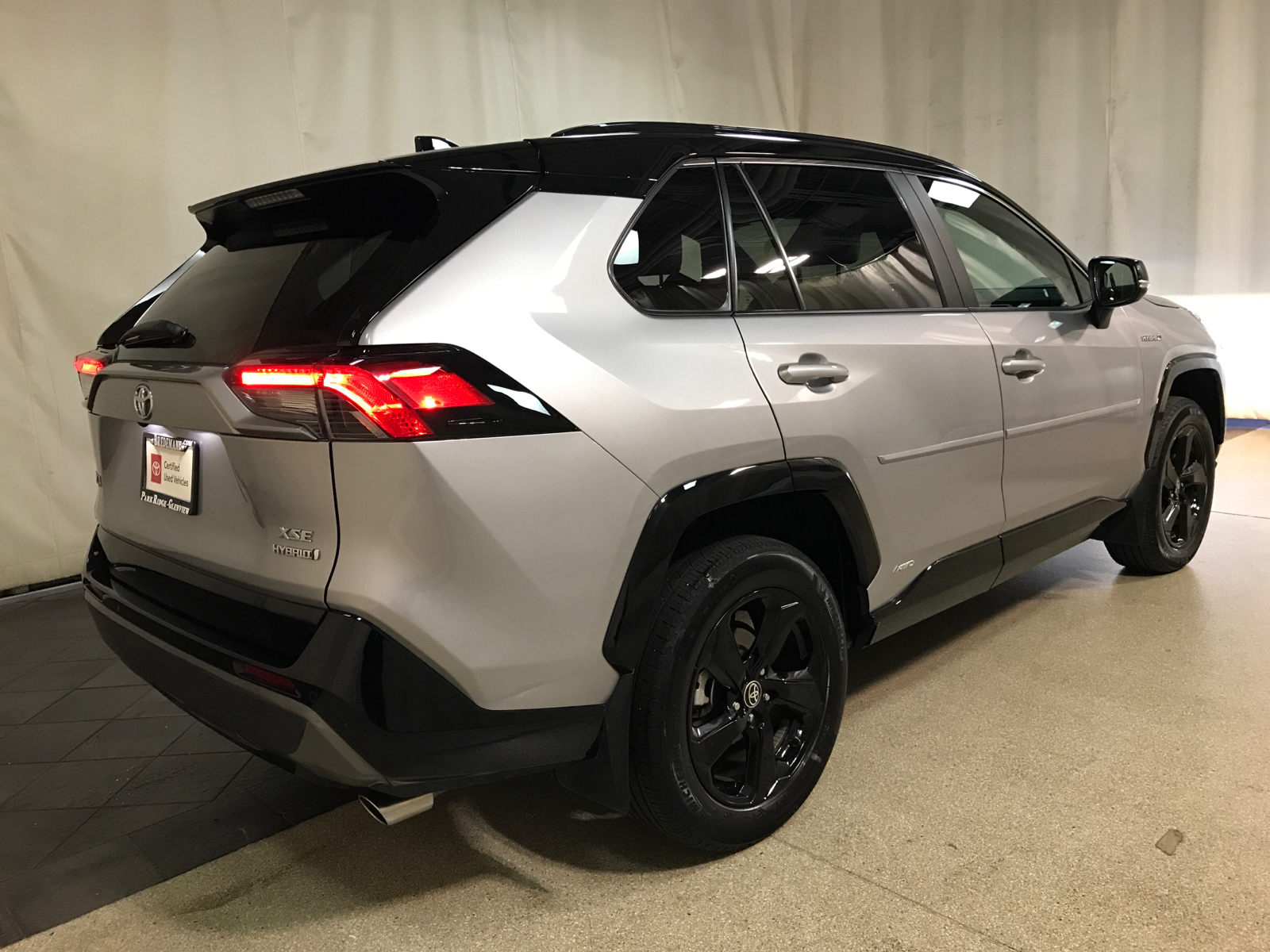 2021 Toyota RAV4 Hybrid XSE 3