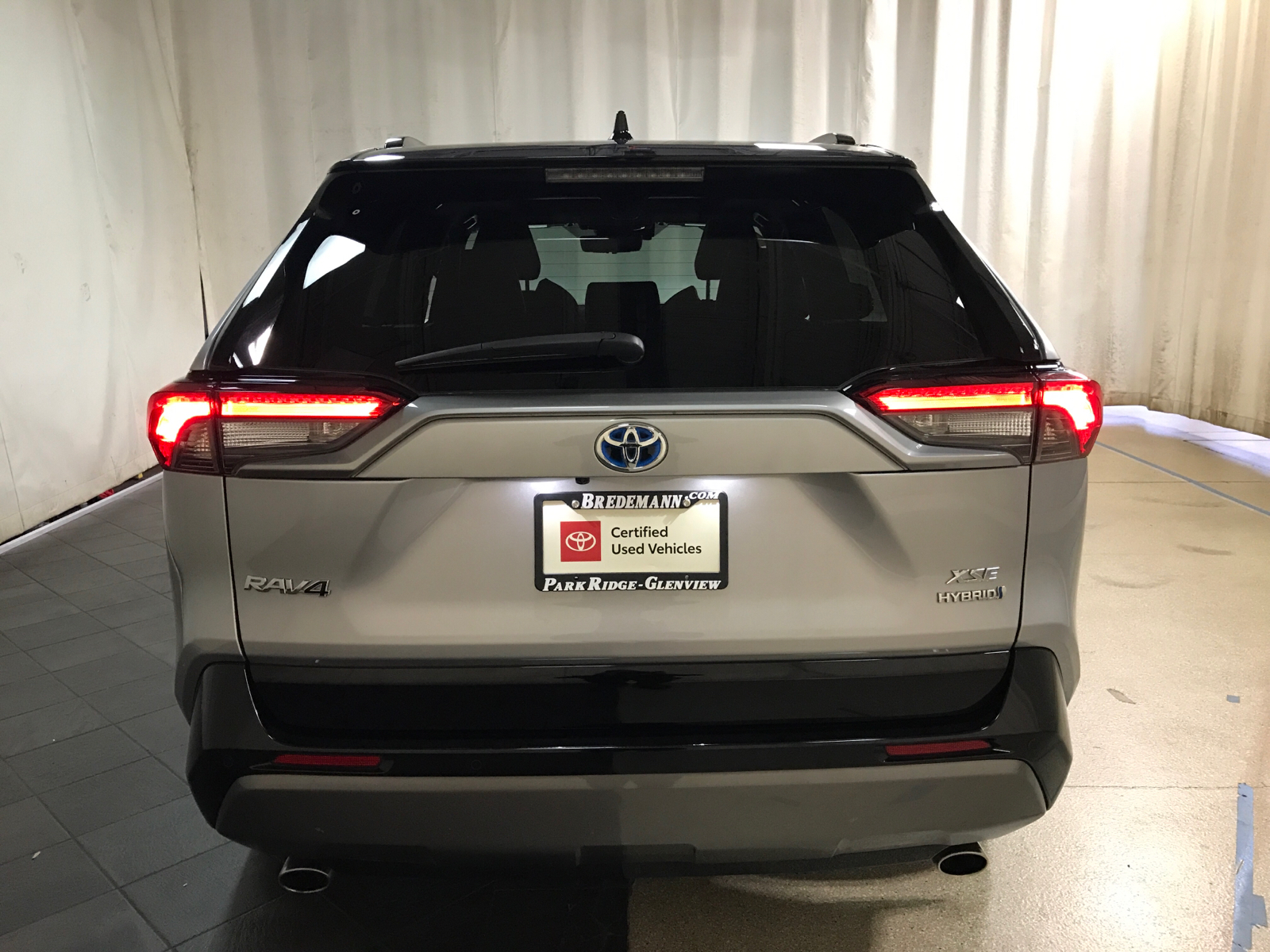 2021 Toyota RAV4 Hybrid XSE 26