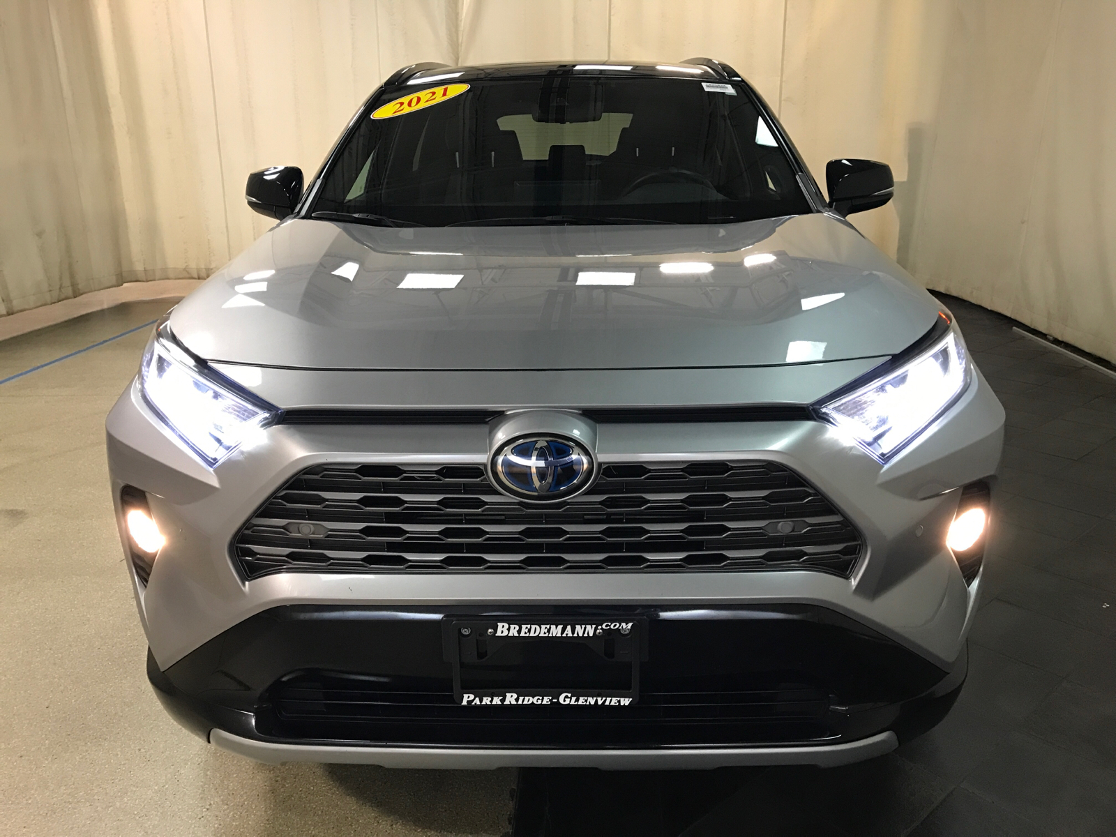 2021 Toyota RAV4 Hybrid XSE 29