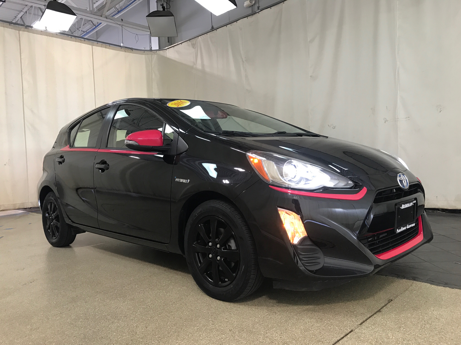 2016 Toyota Prius c Persona Series FWD 1