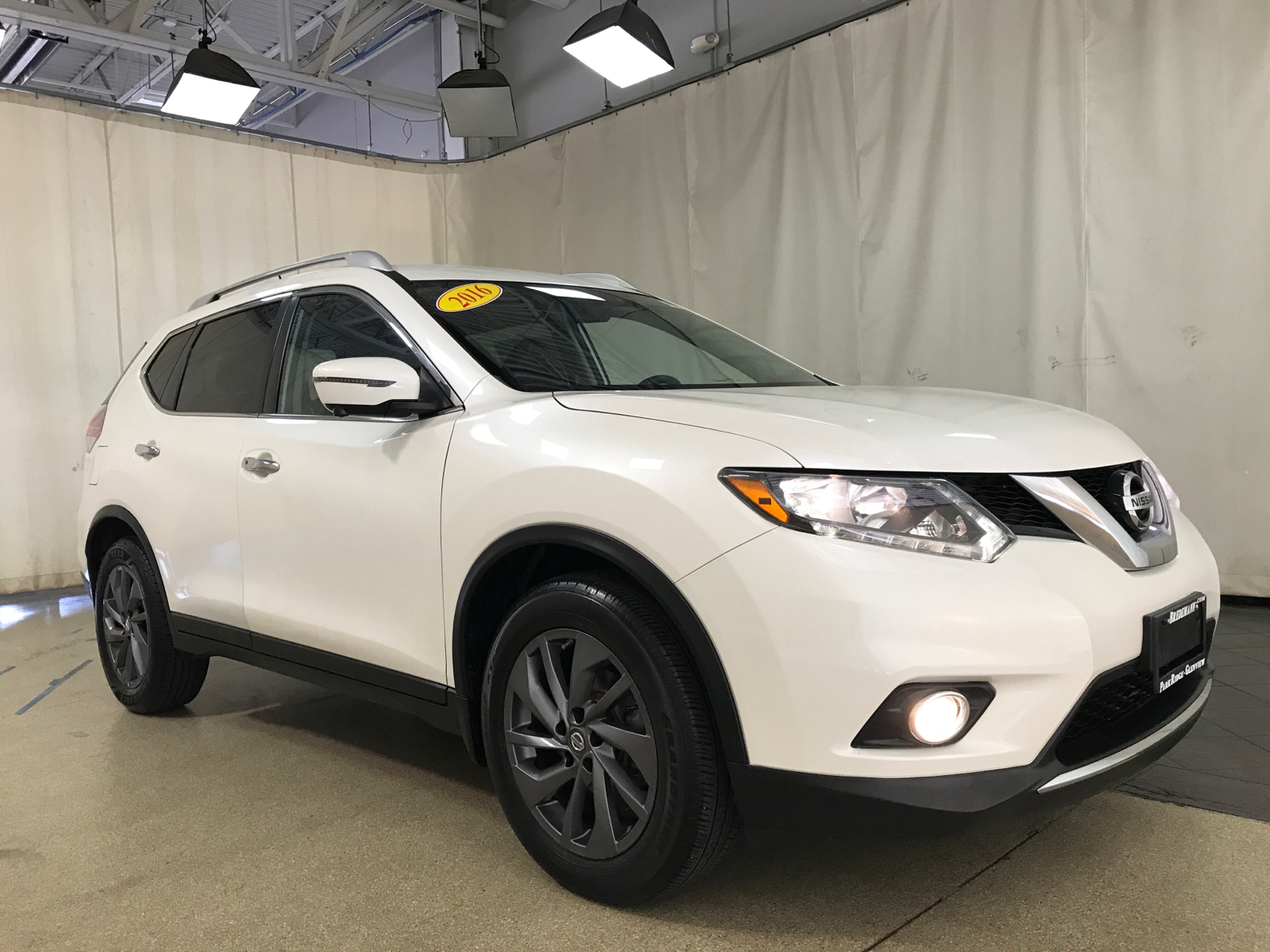 2016 Nissan Rogue SL 1