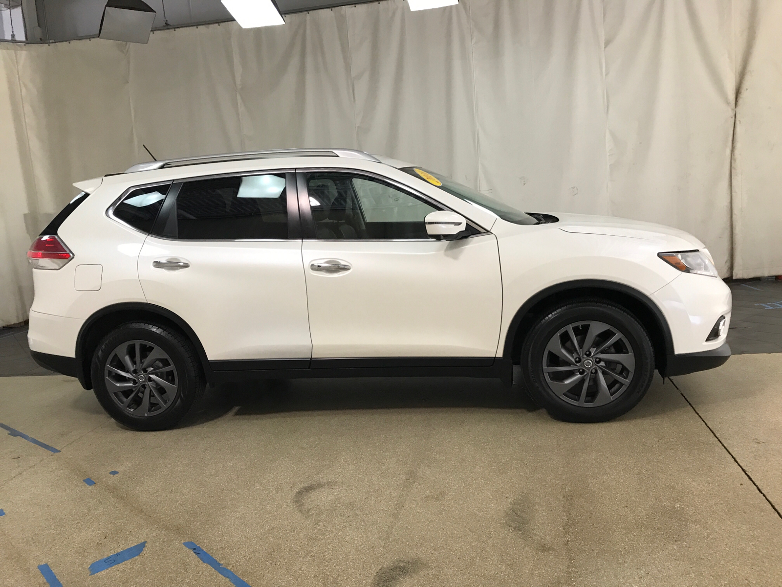 2016 Nissan Rogue SL 2