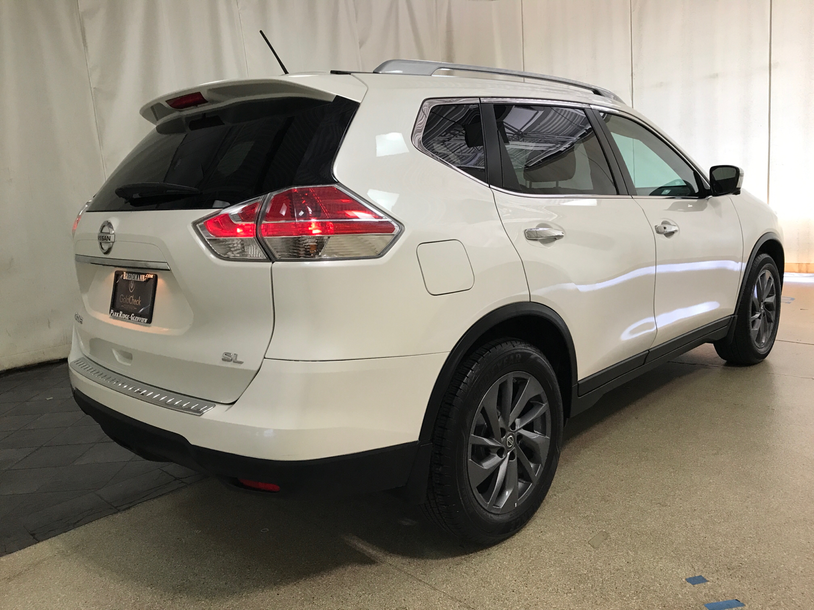 2016 Nissan Rogue SL 3