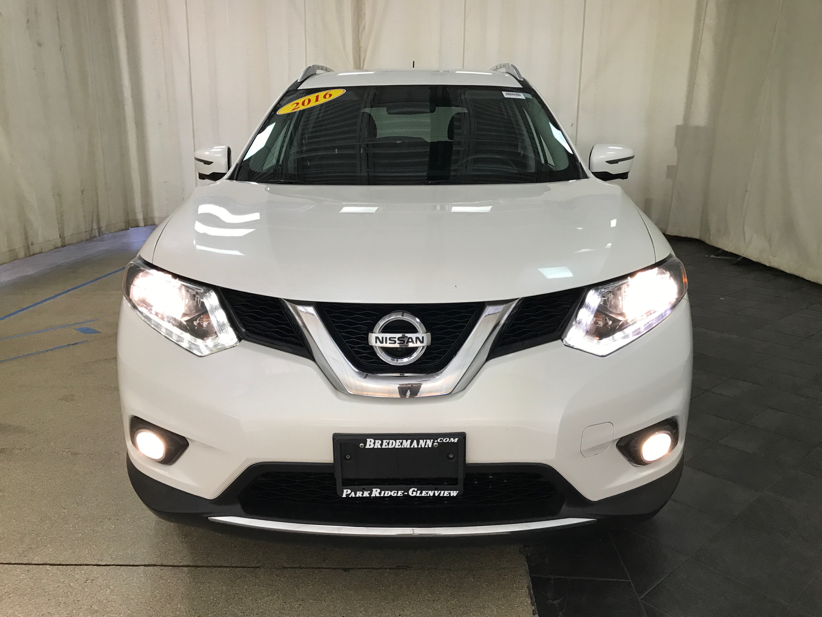 2016 Nissan Rogue SL 27