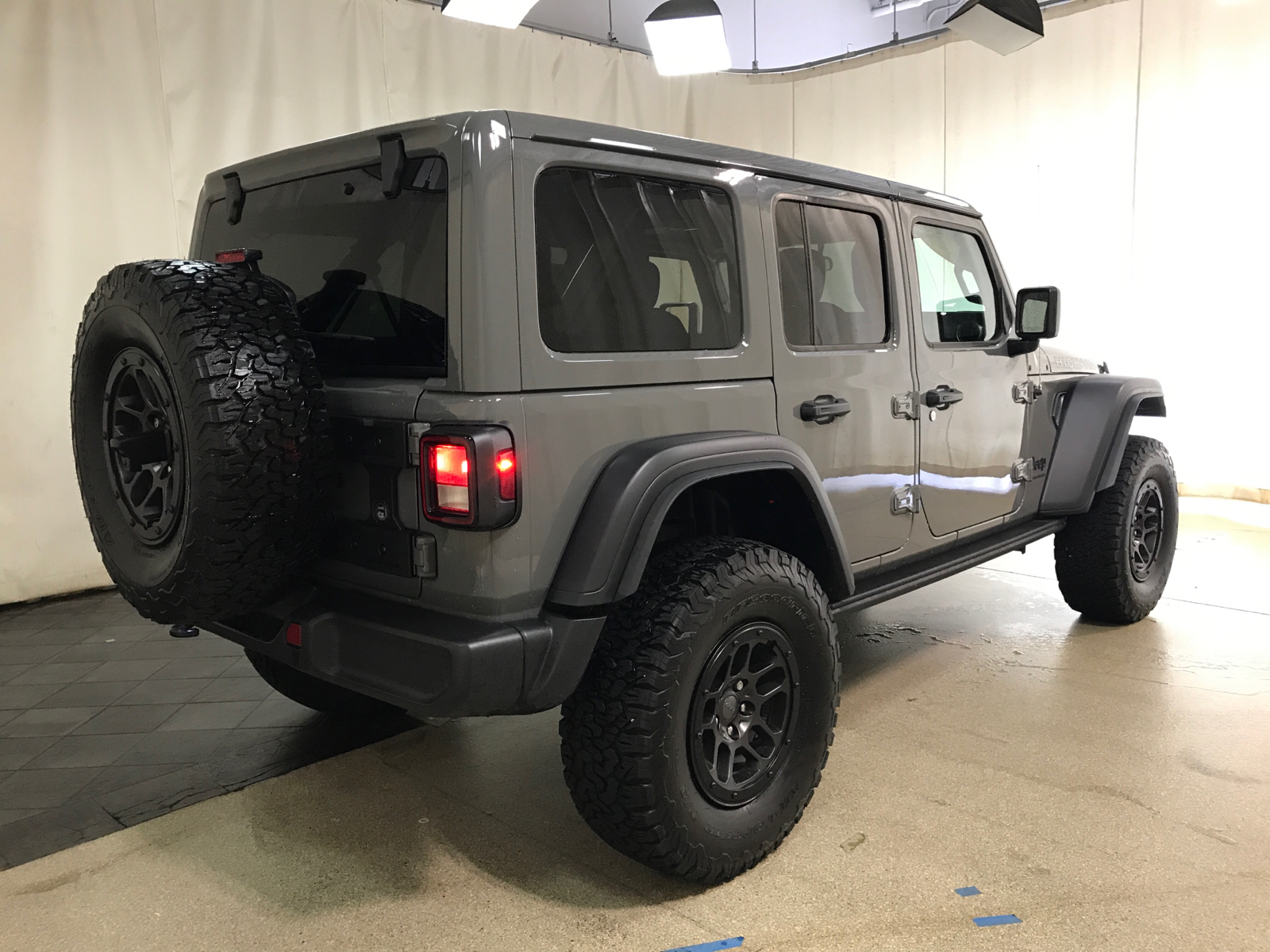 2023 Jeep Wrangler High Tide 3