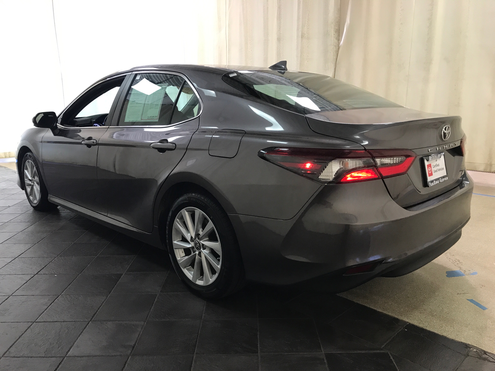 2022 Toyota Camry LE 4