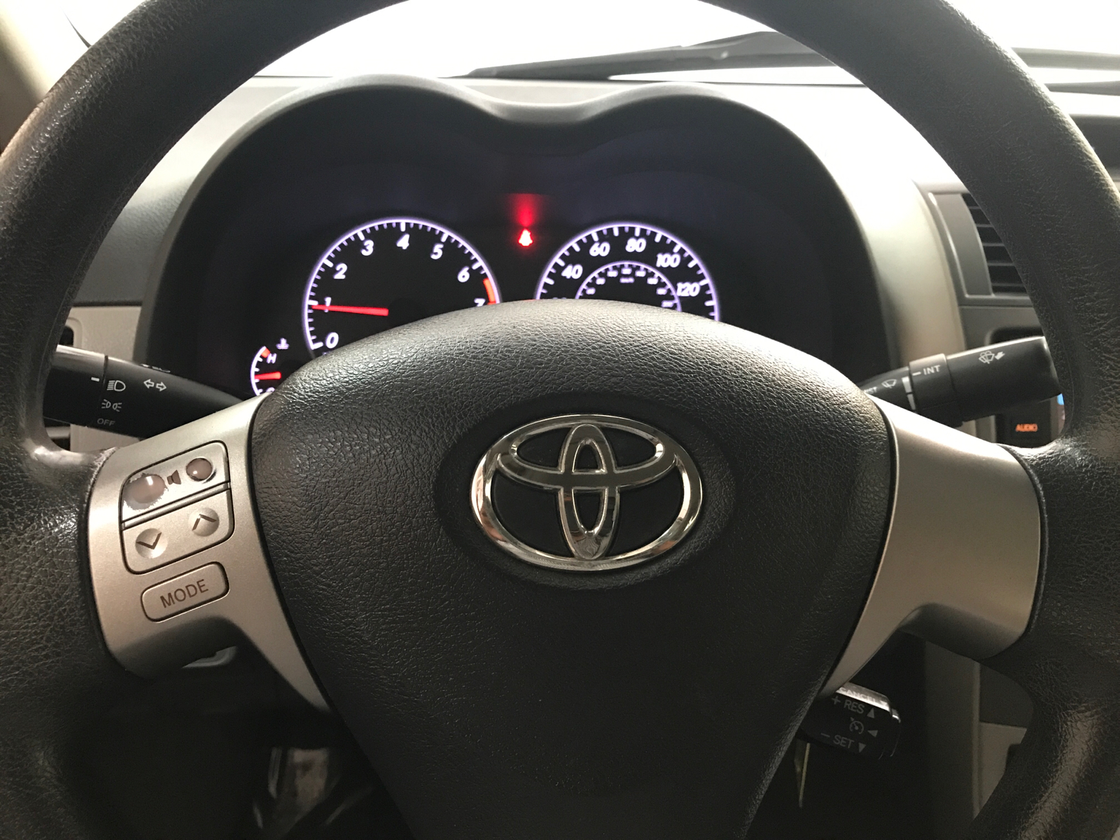 2013 Toyota Corolla LE 10