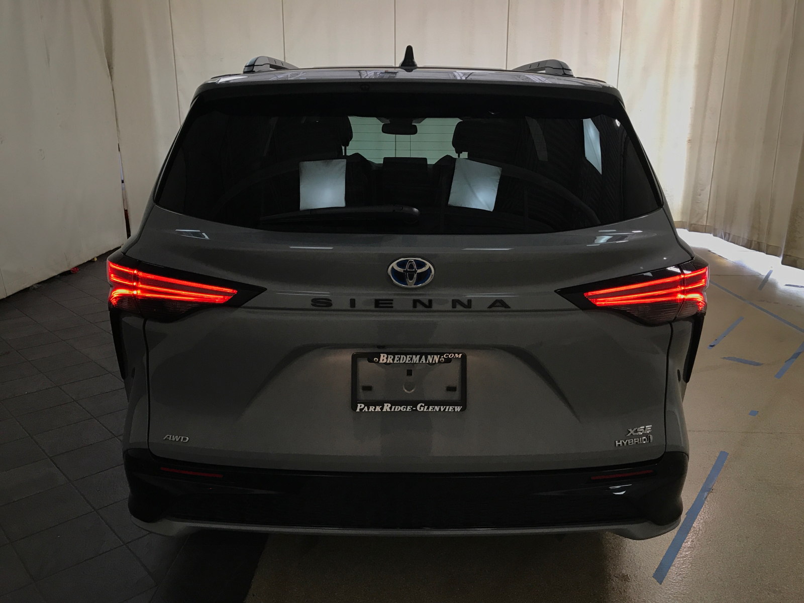 2024 Toyota Sienna XSE AWD 26