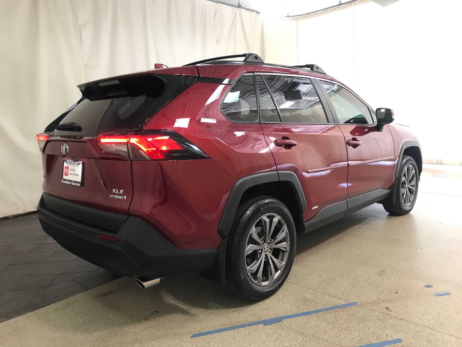 2022 Toyota RAV4 Hybrid XLE Premium 3