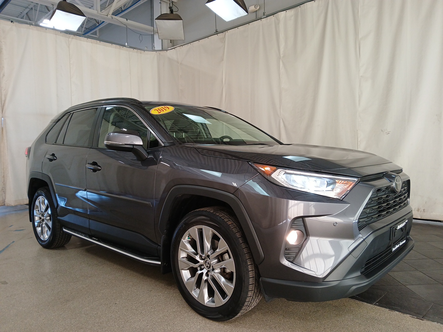 2019 Toyota RAV4 XLE Premium 1