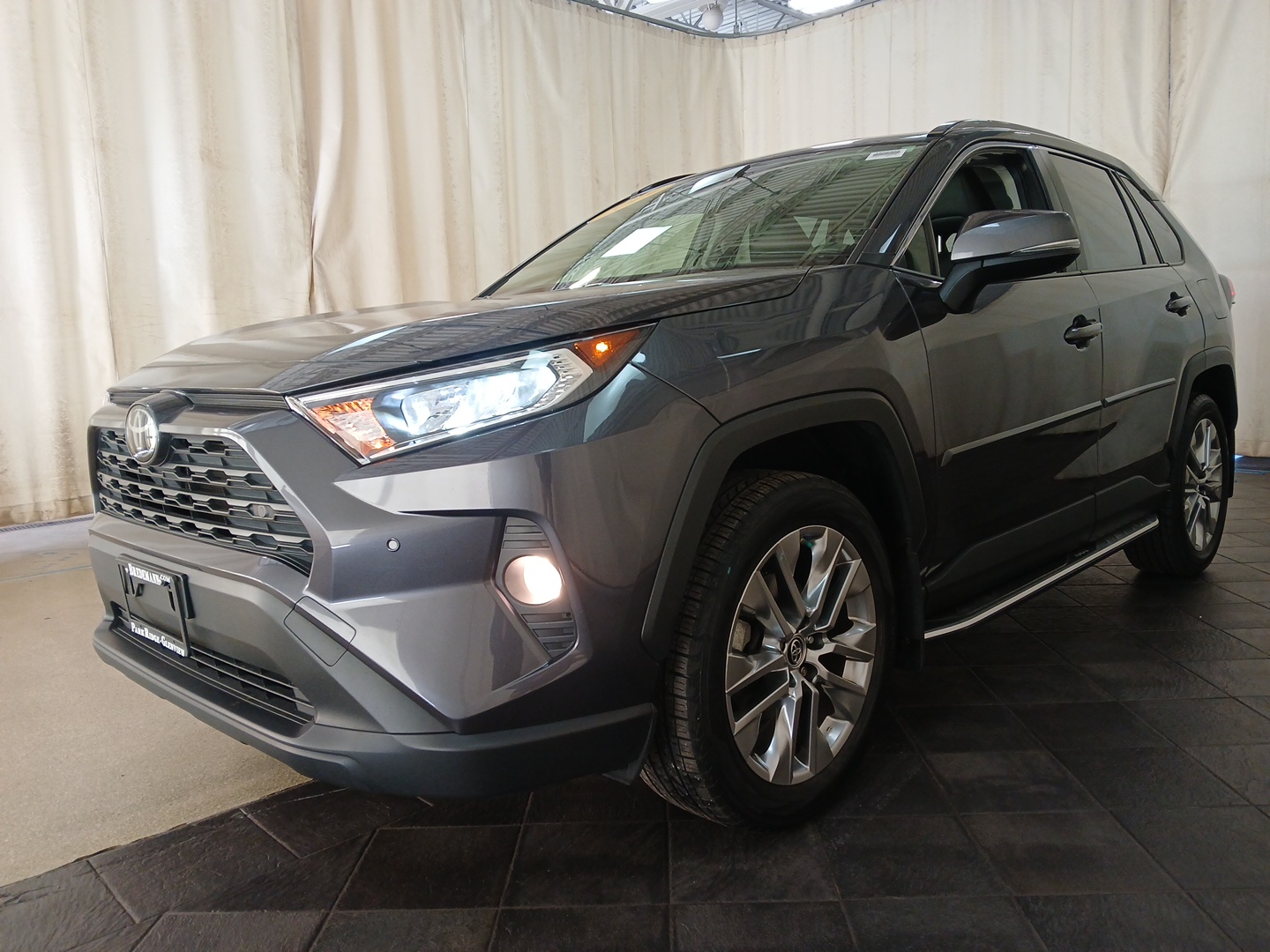 2019 Toyota RAV4 XLE Premium 5