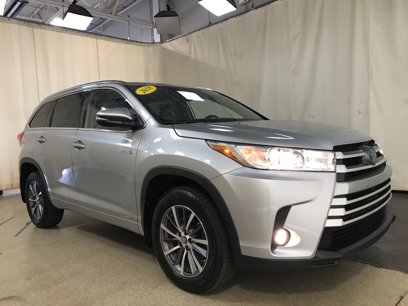 2018 Toyota Highlander Hybrid XLE 1