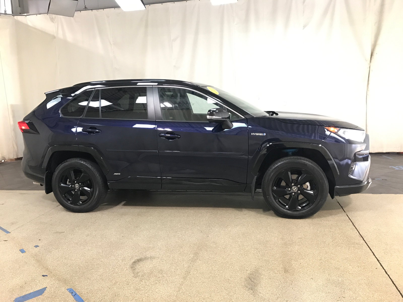 2021 Toyota RAV4 Hybrid XSE 2