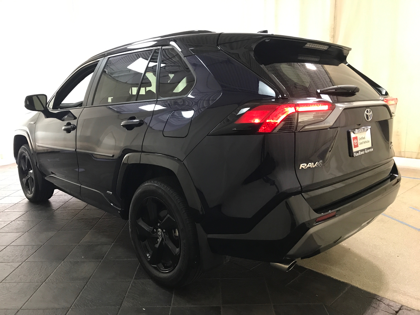 2021 Toyota RAV4 Hybrid XSE 4