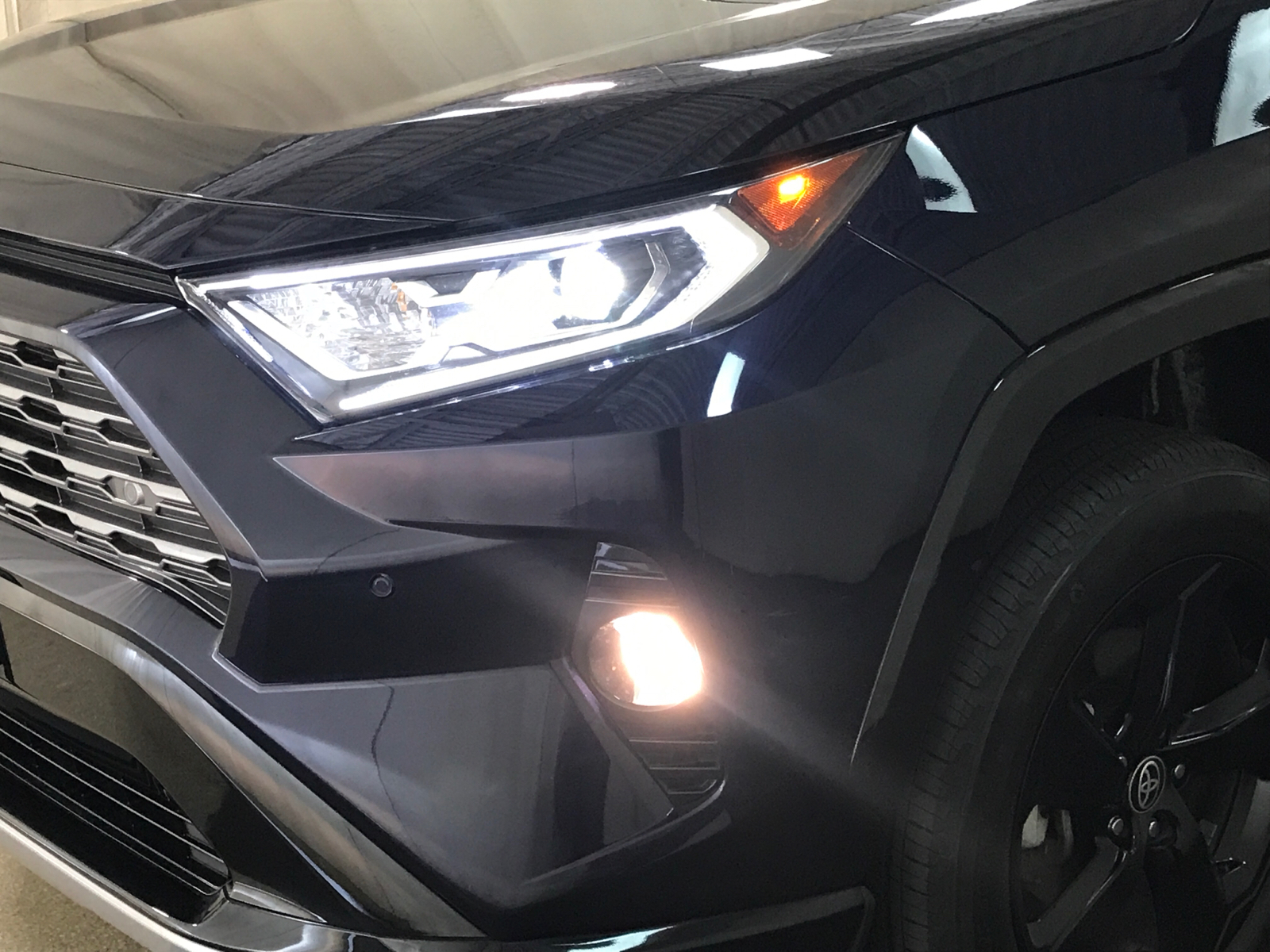 2021 Toyota RAV4 Hybrid XSE 29