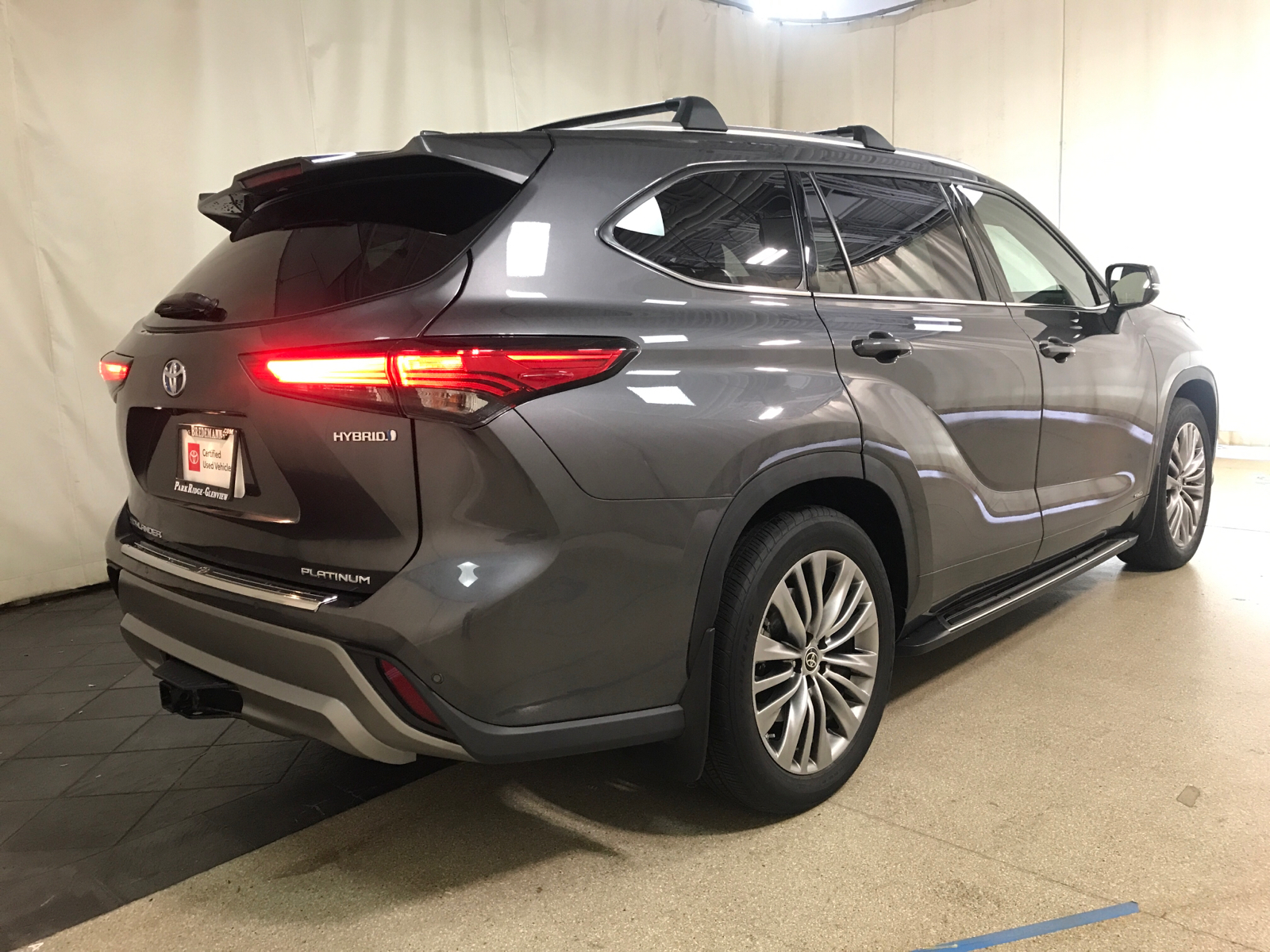 2022 Toyota Highlander Hybrid Platinum 3