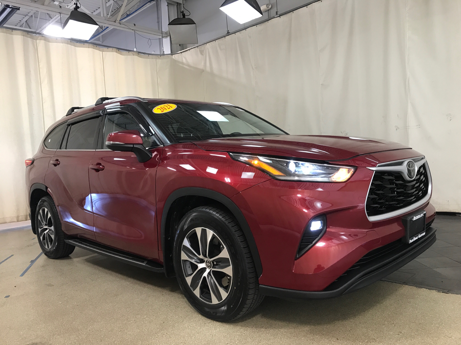 2021 Toyota Highlander XLE 1