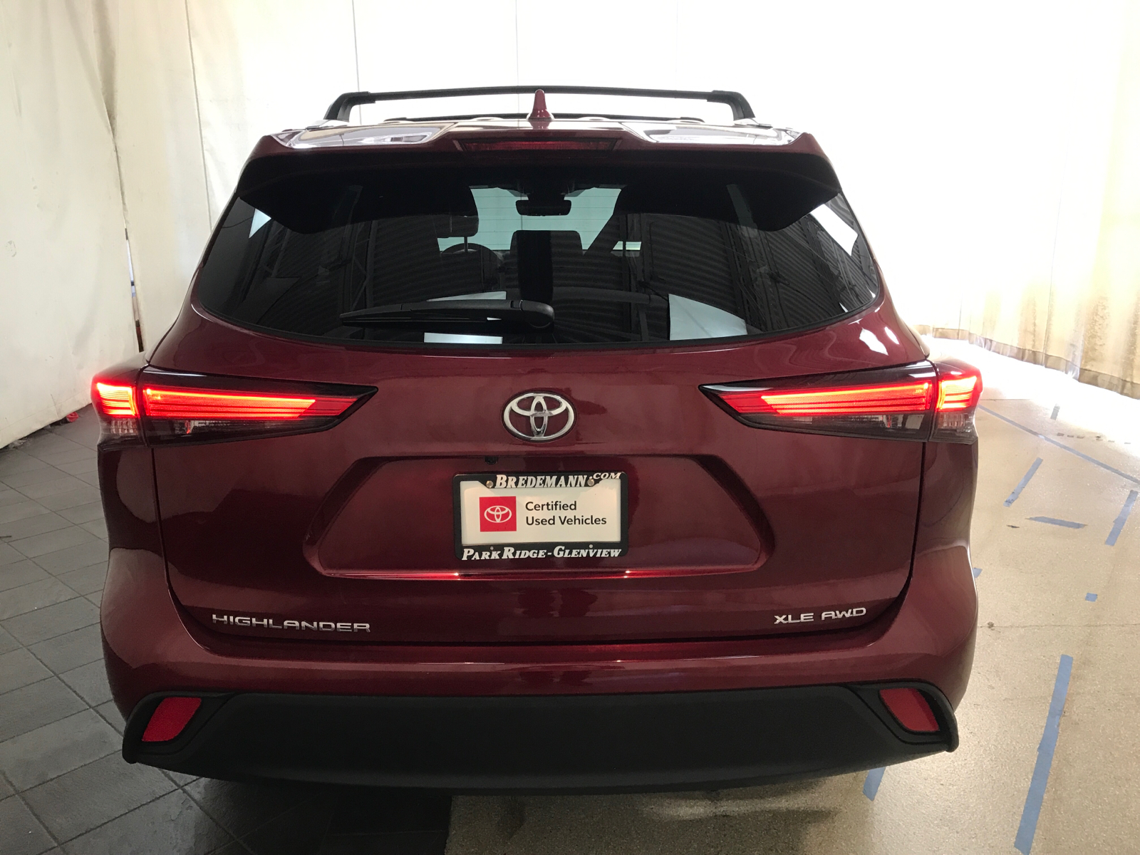 2021 Toyota Highlander XLE 24