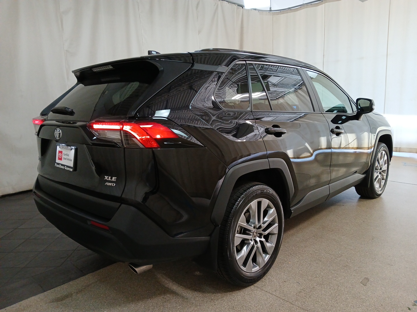 2023 Toyota RAV4 XLE Premium 3