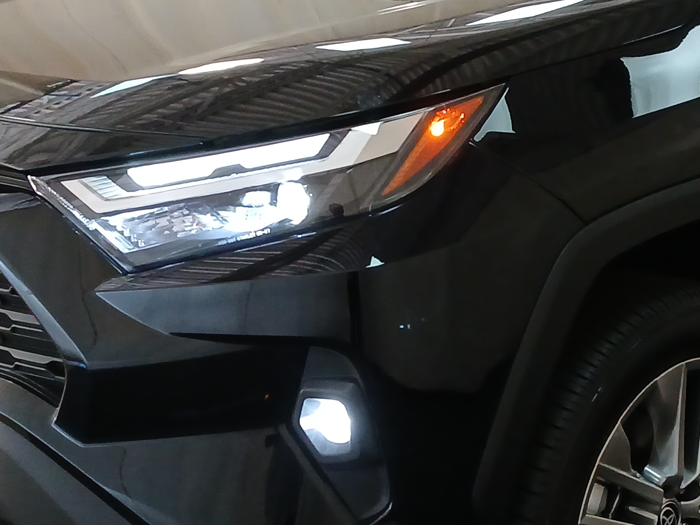 2023 Toyota RAV4 XLE Premium 28