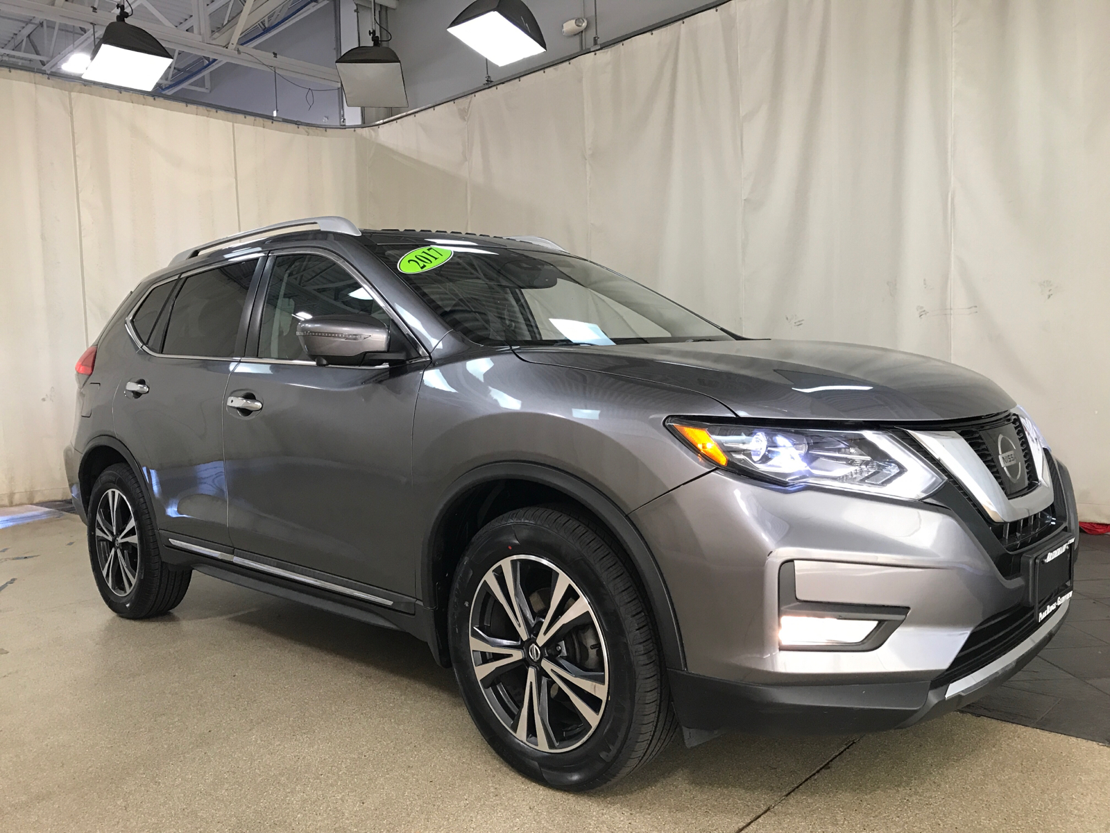 2017 Nissan Rogue SL 1