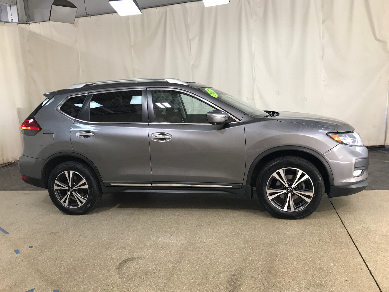 2017 Nissan Rogue SL 2